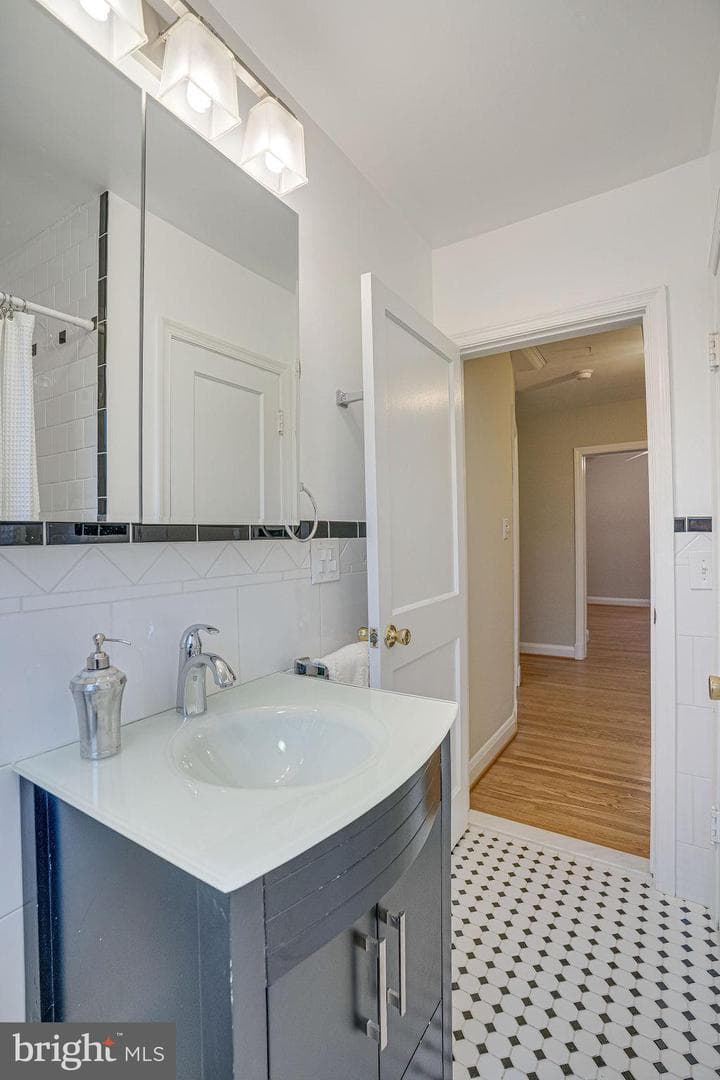 6471 Blenheim Road photo 40