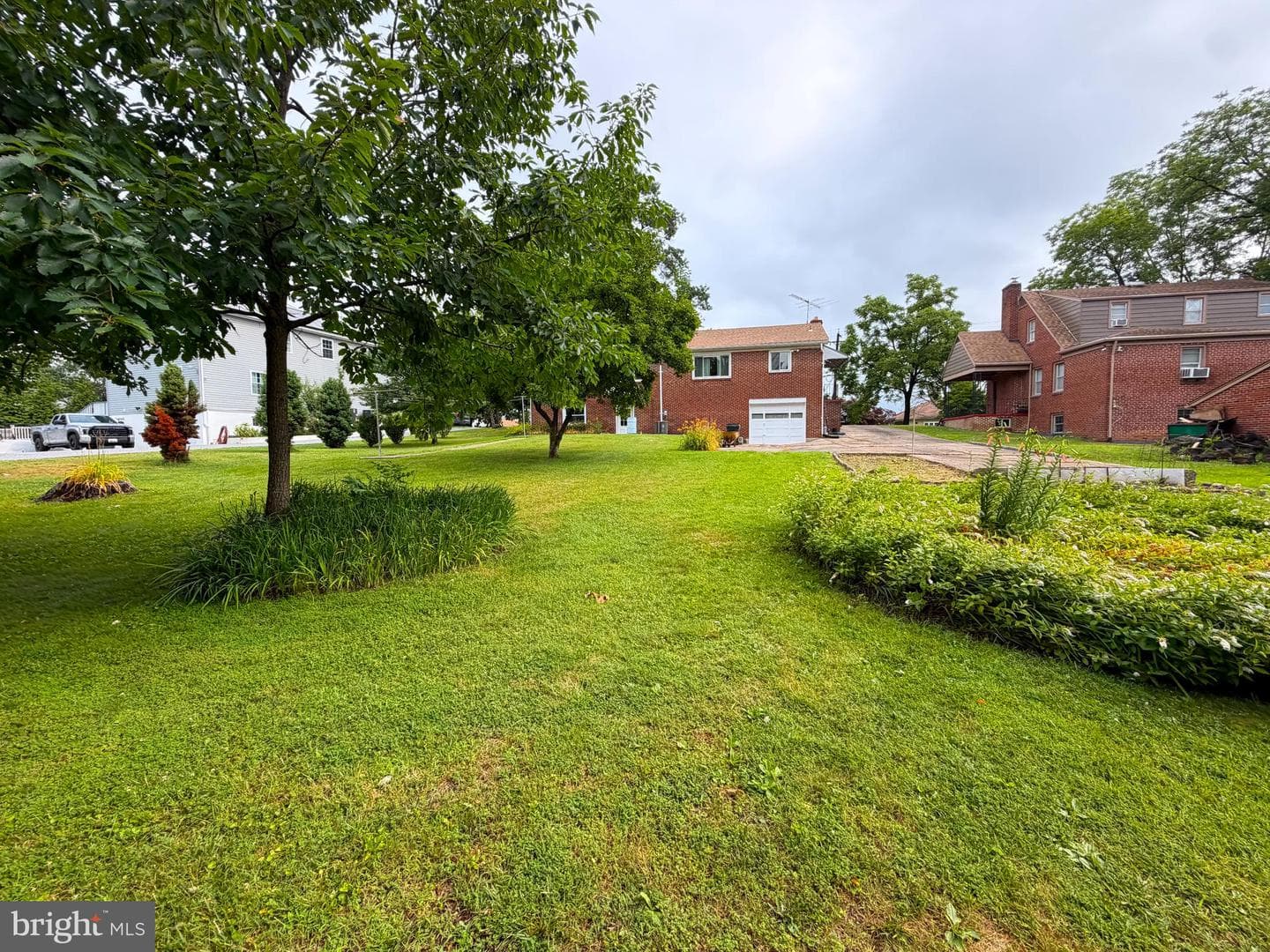6615 Kenwood Avenue photo 42