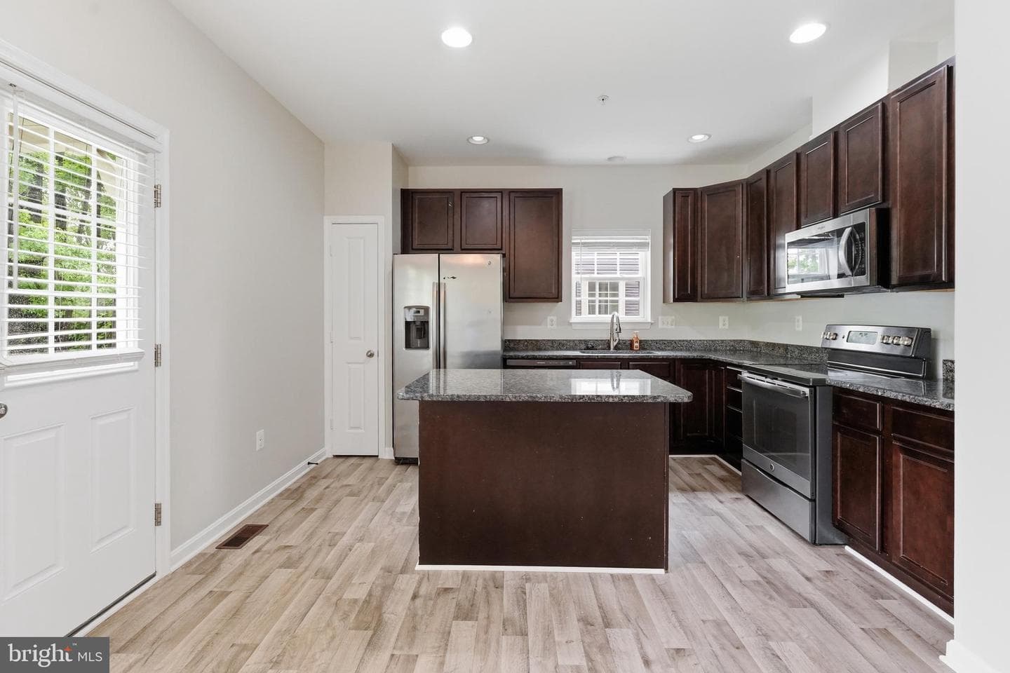 1621 Renaissance Drive photo 9
