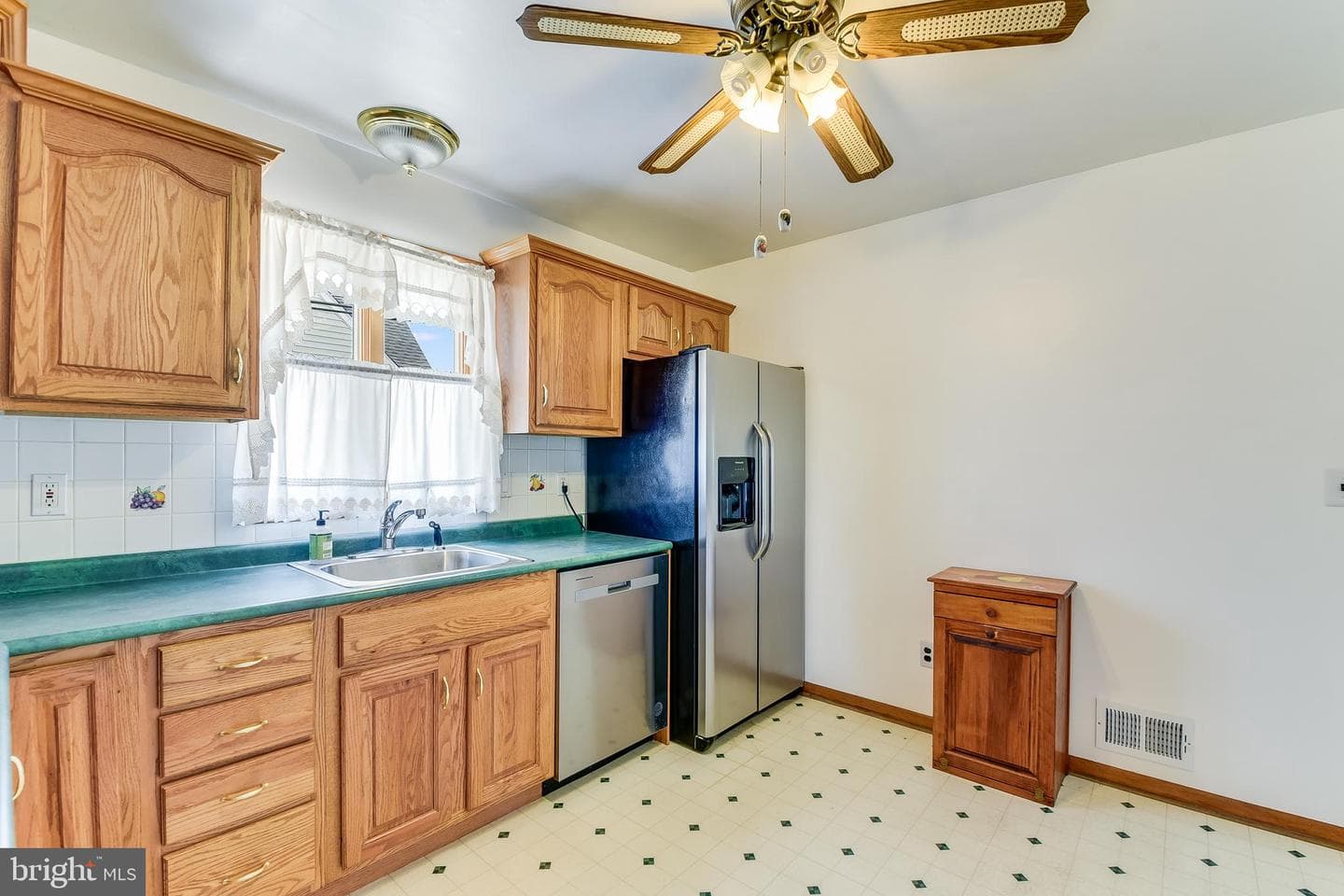 1528 Neighbors Avenue photo 12