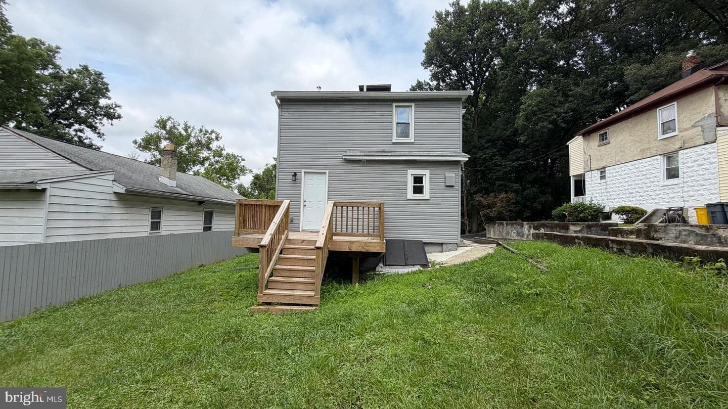 2317 Waters photo 4