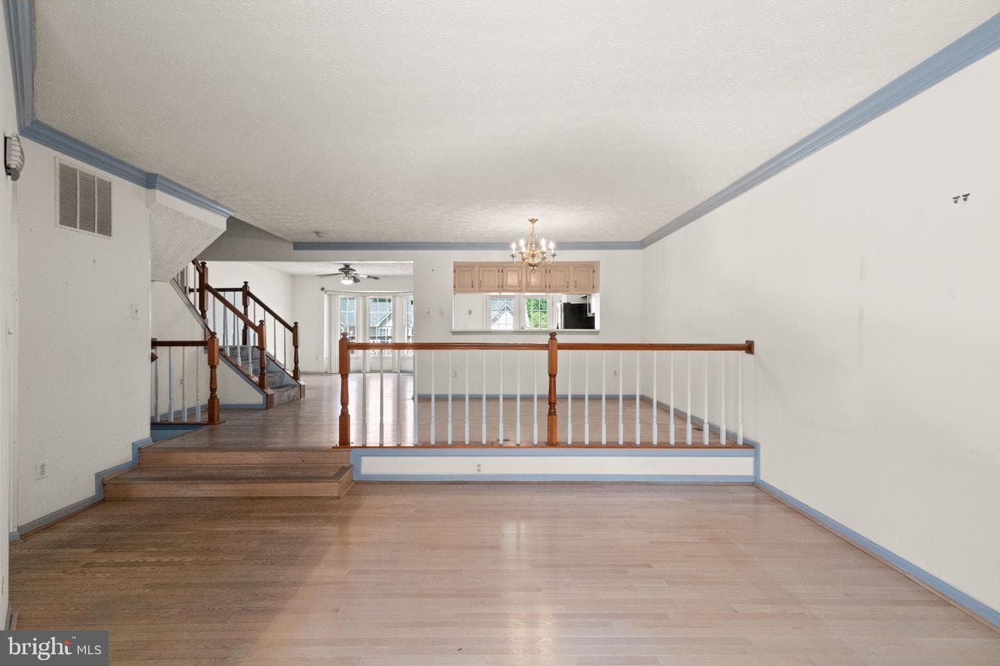 21 Willwood Court photo 5