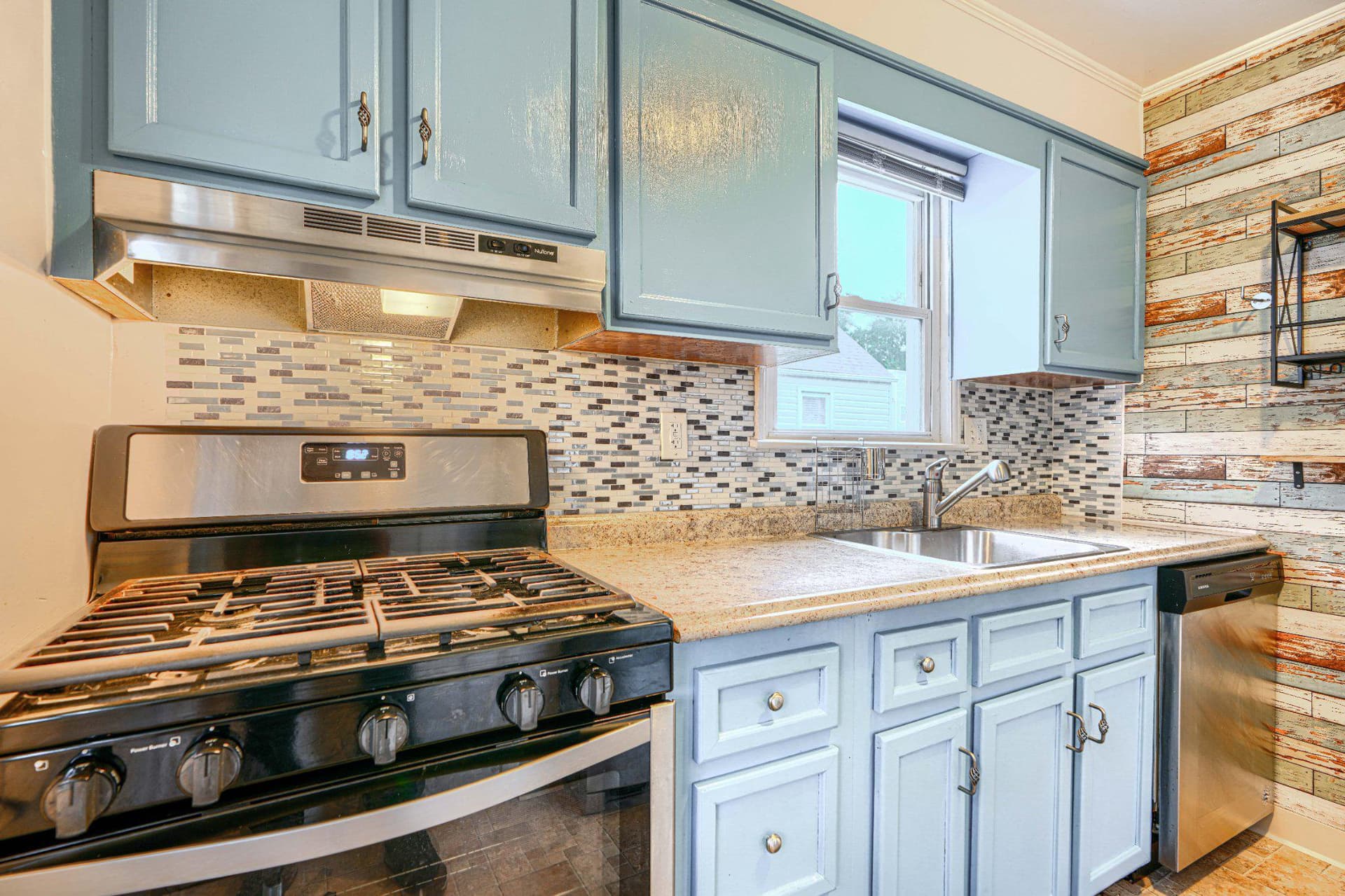 2511 Windsor Road photo 14