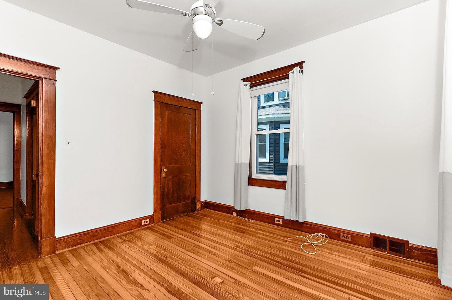5542 Carville Avenue photo 30