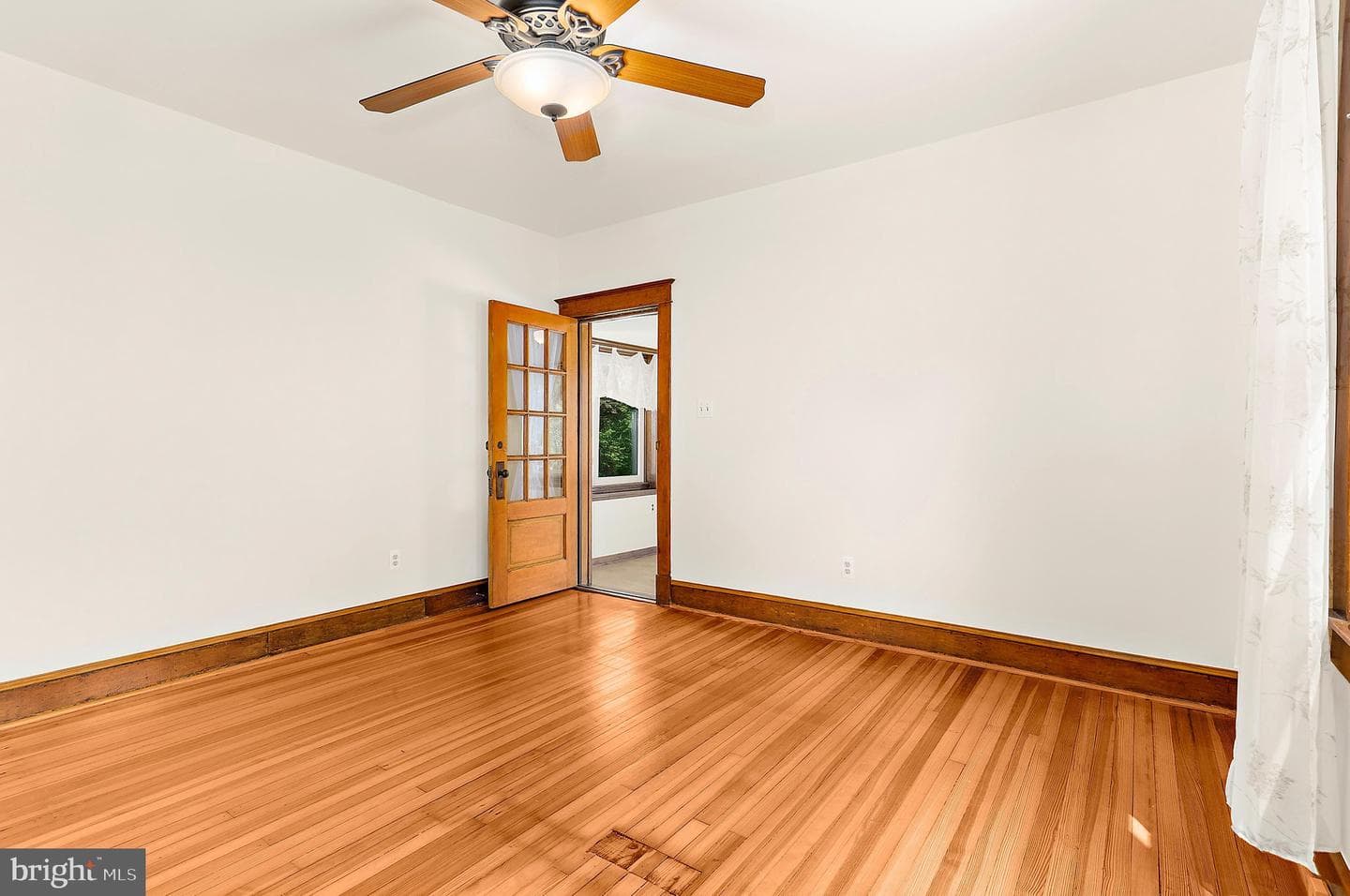 5542 Carville Avenue photo 9