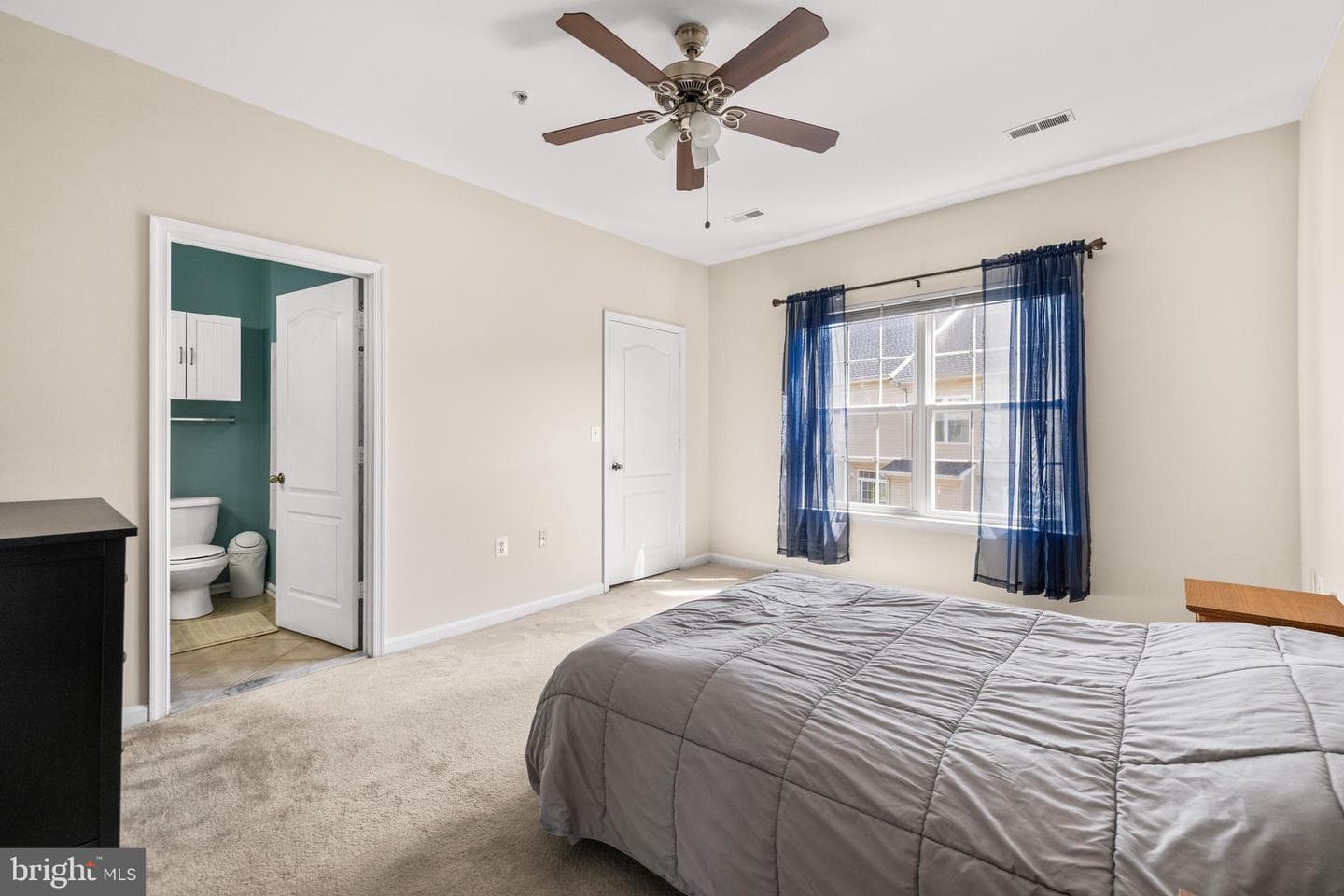 543 Ensemble Court photo 20