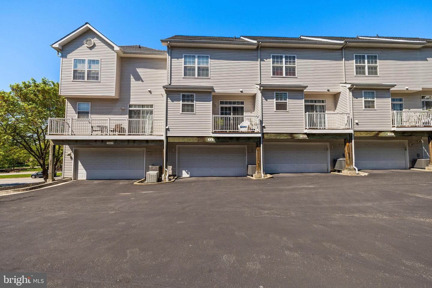543 Ensemble Court photo 28