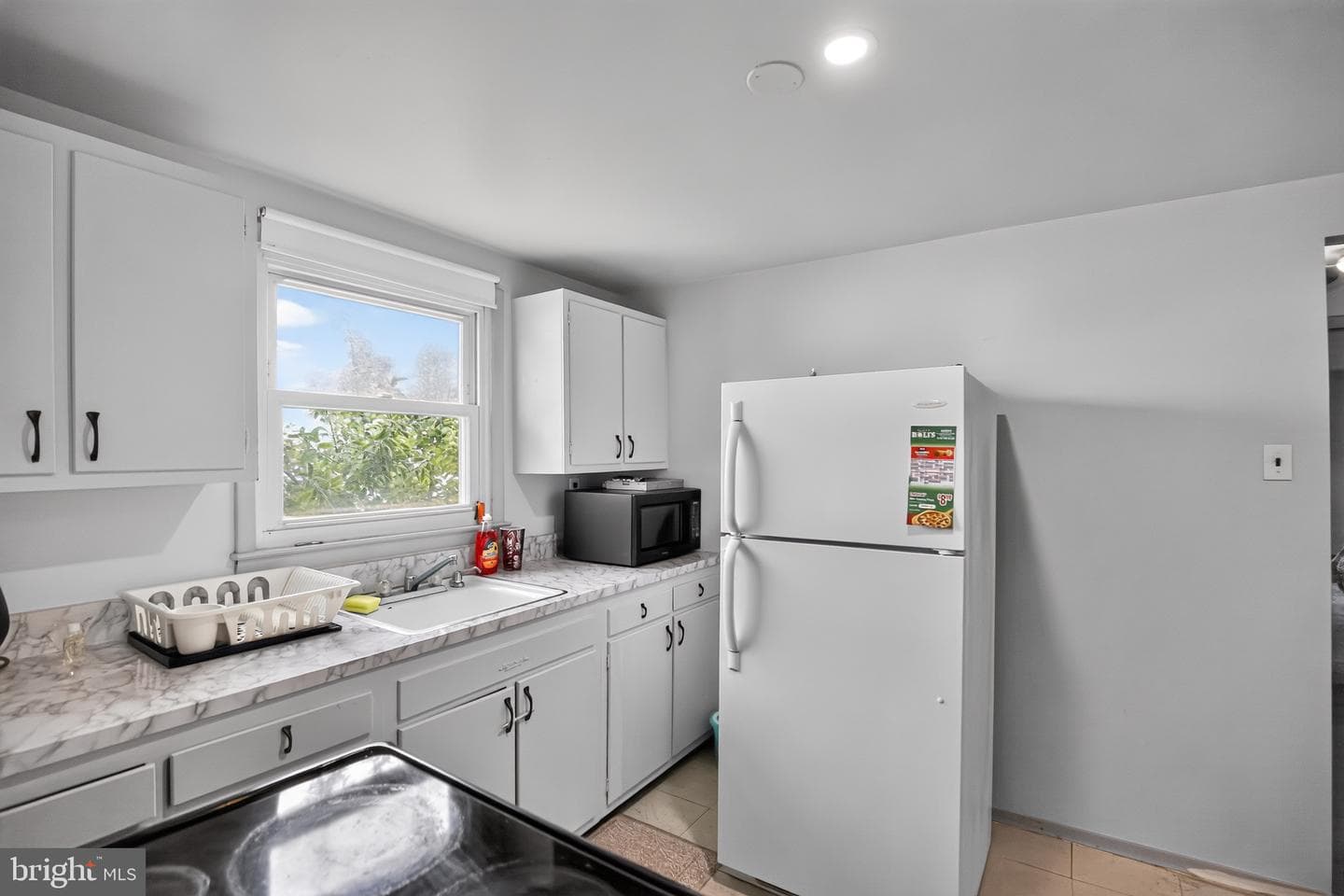 628 George Avenue photo 28