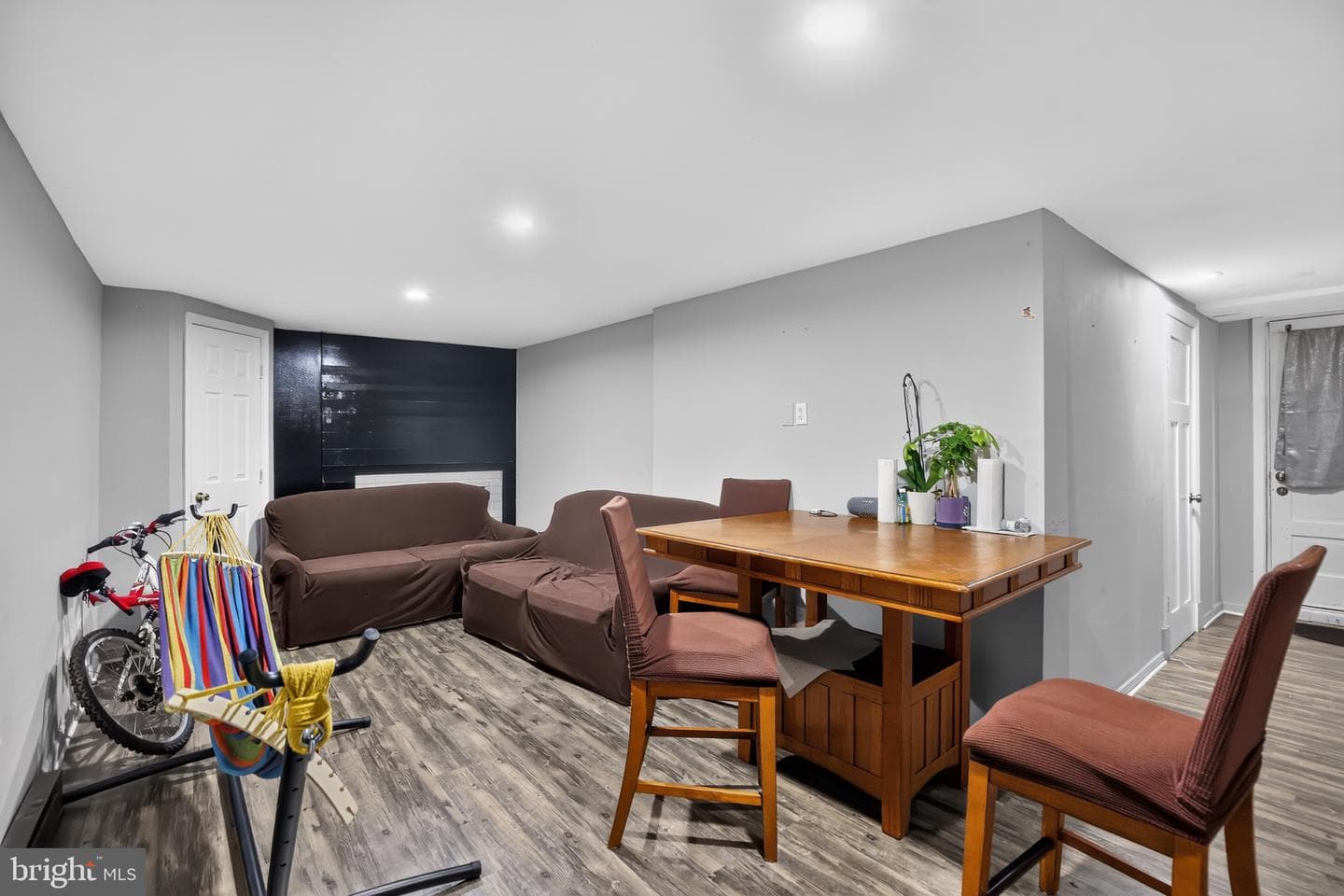 628 George Avenue photo 9
