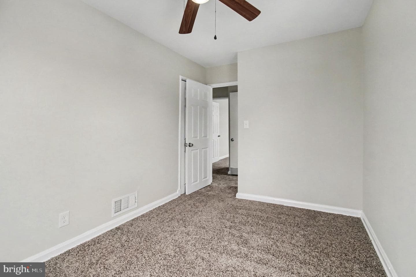 7434 Durwood Road photo 9