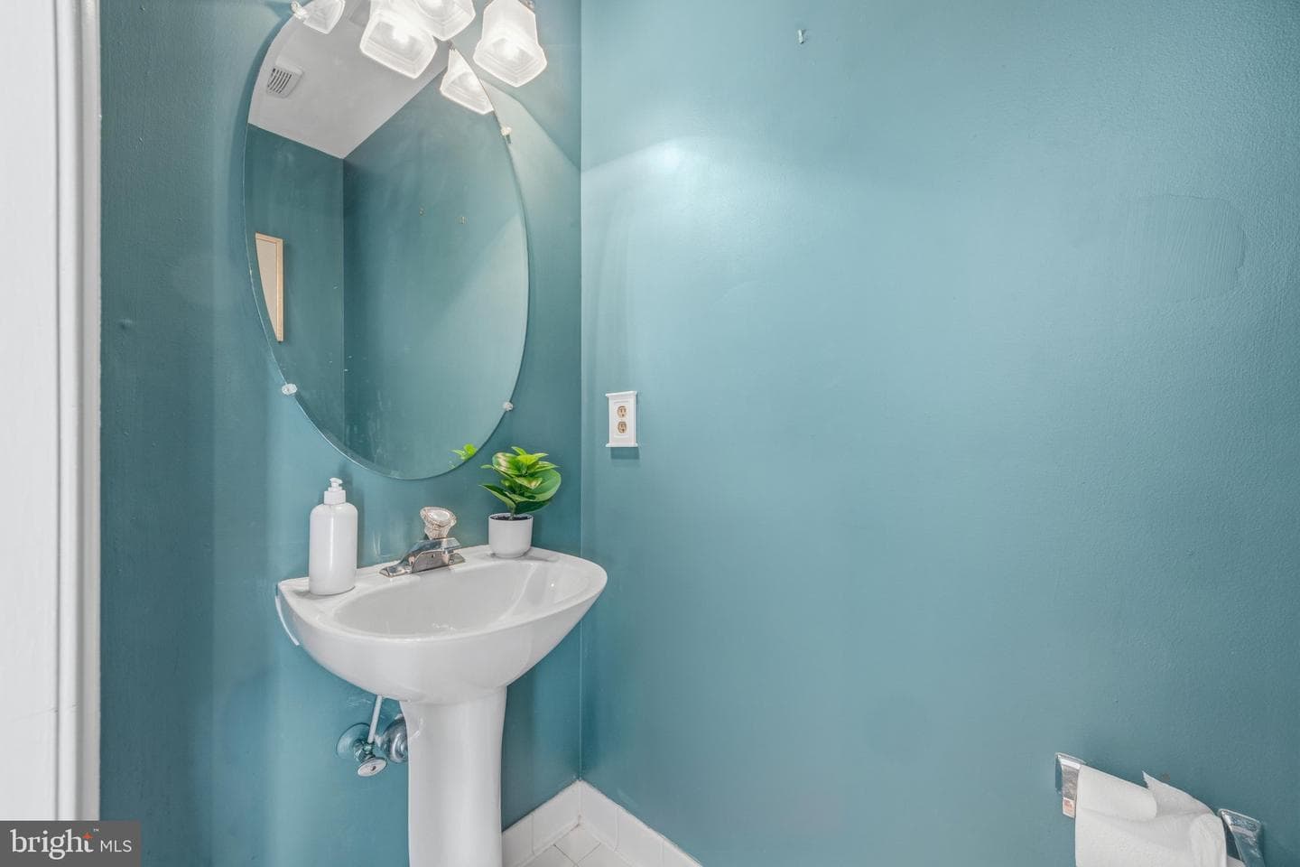 9406 Georgian Way photo 17