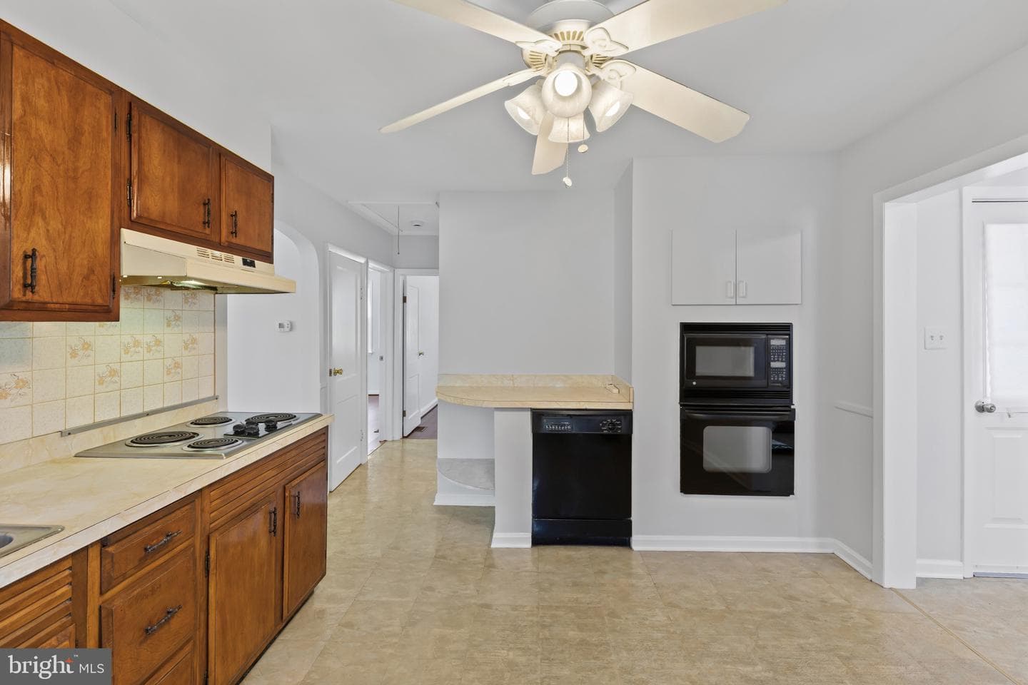 7508 Riddle Avenue photo 10