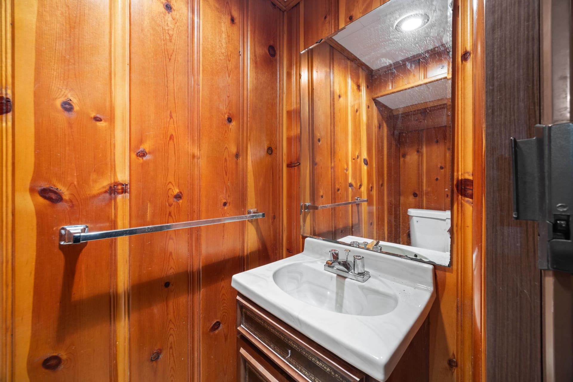 1561 Cottage Lane photo 12