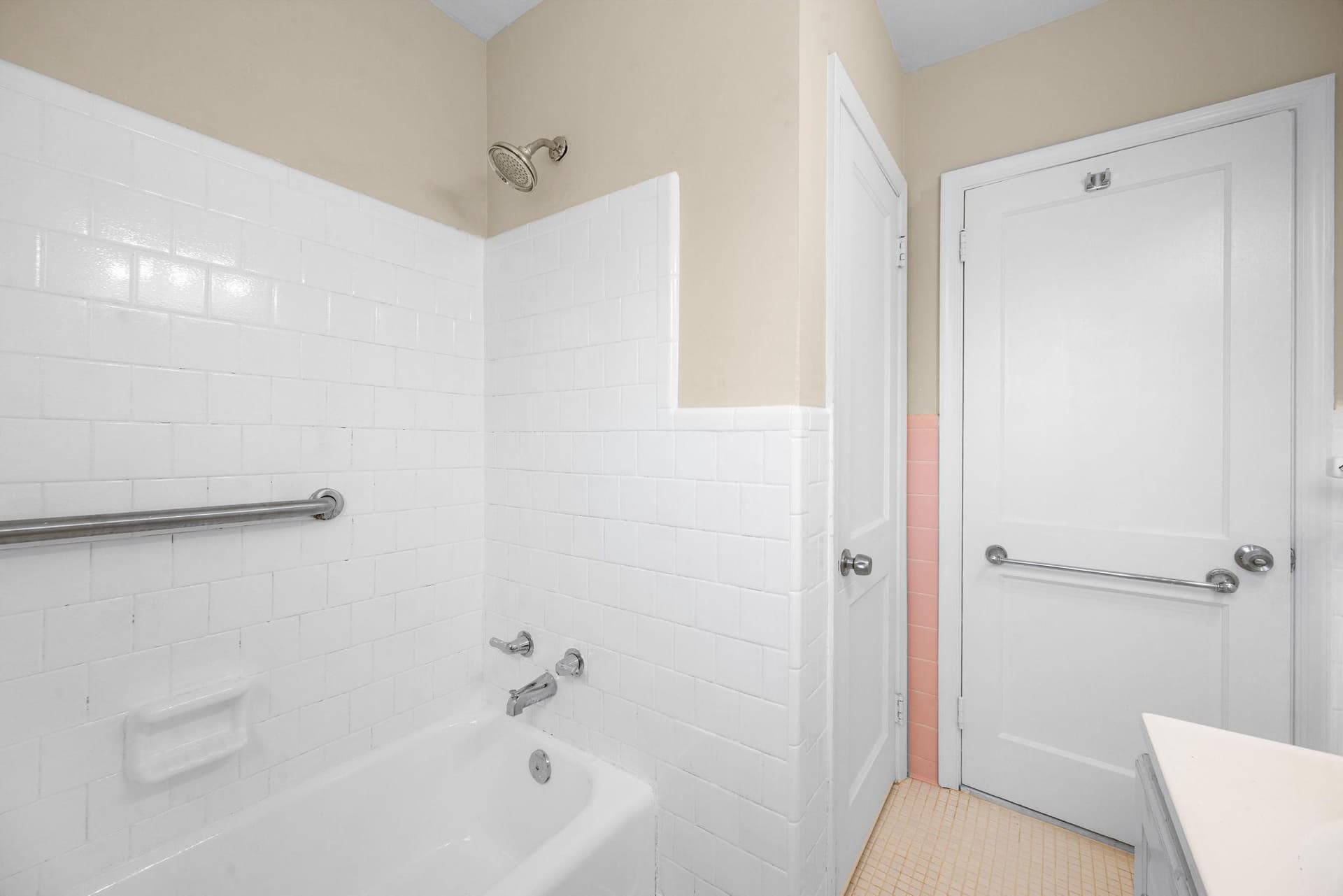 1561 Cottage Lane photo 8