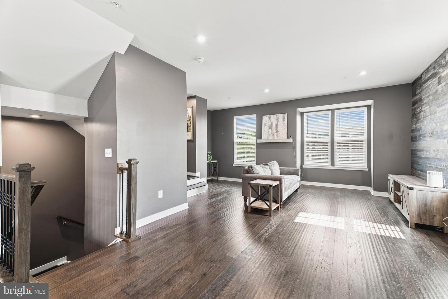 6300 Osterley Street photo 10