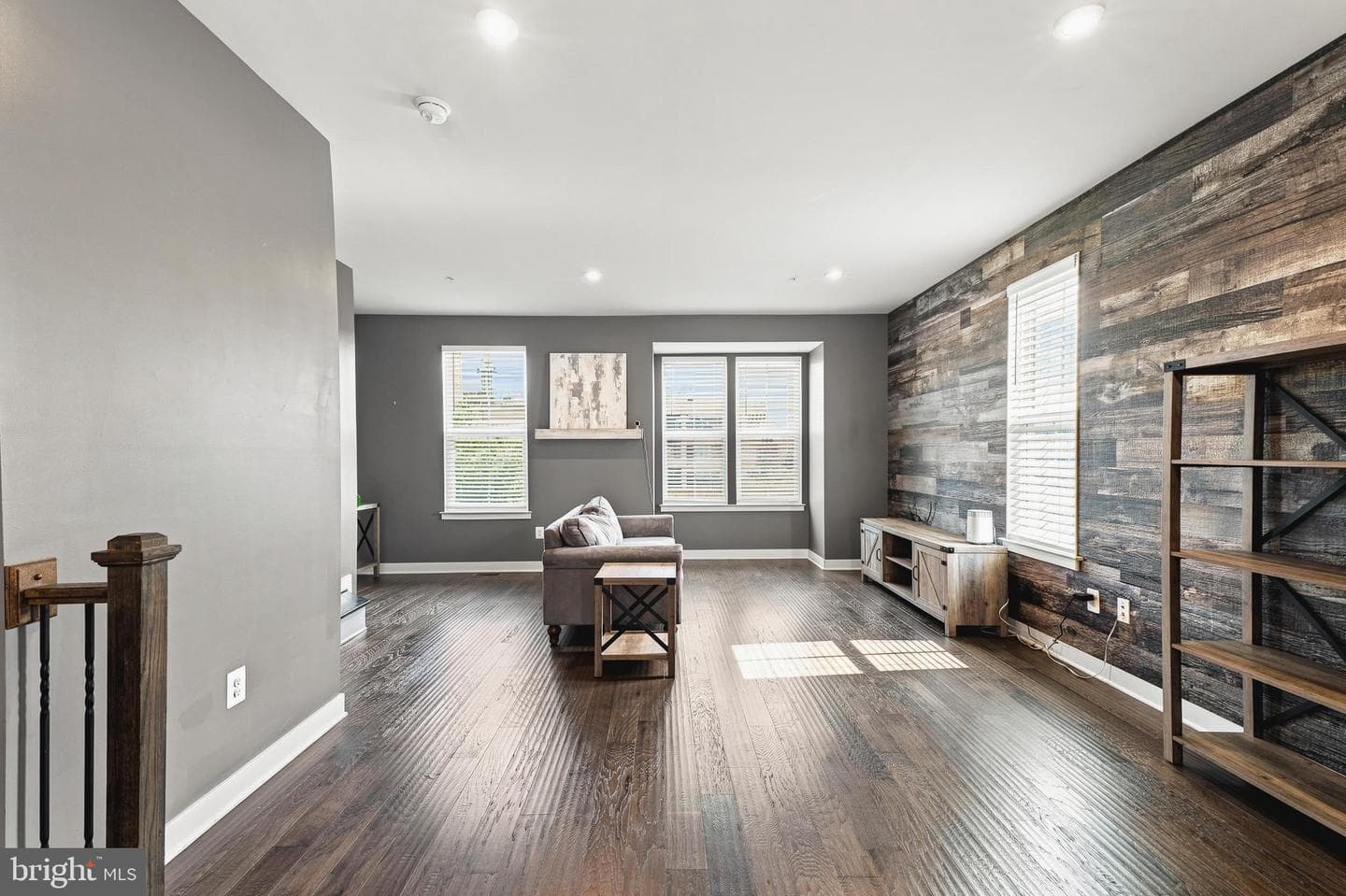 6300 Osterley Street photo 11