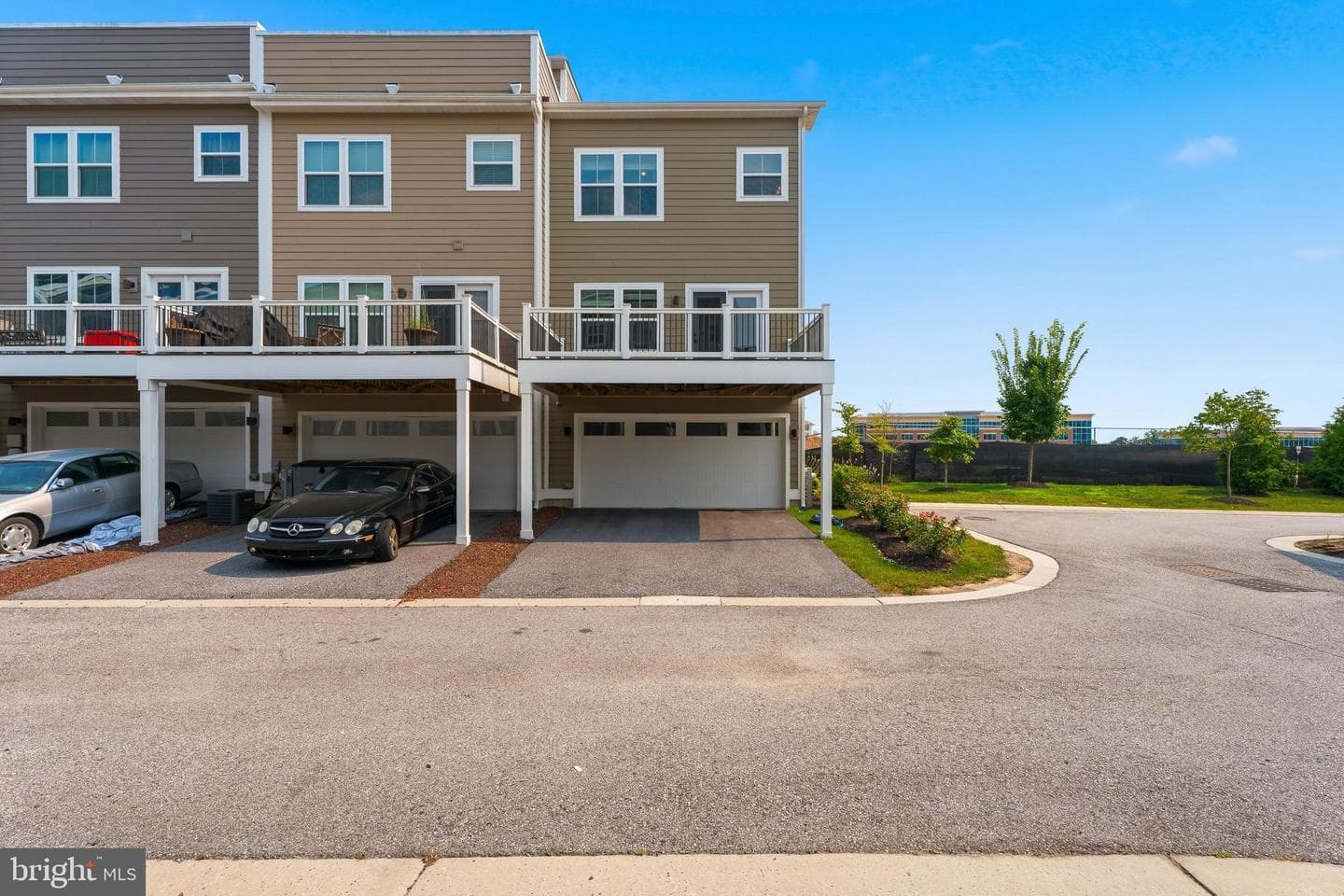 6300 Osterley Street photo 39