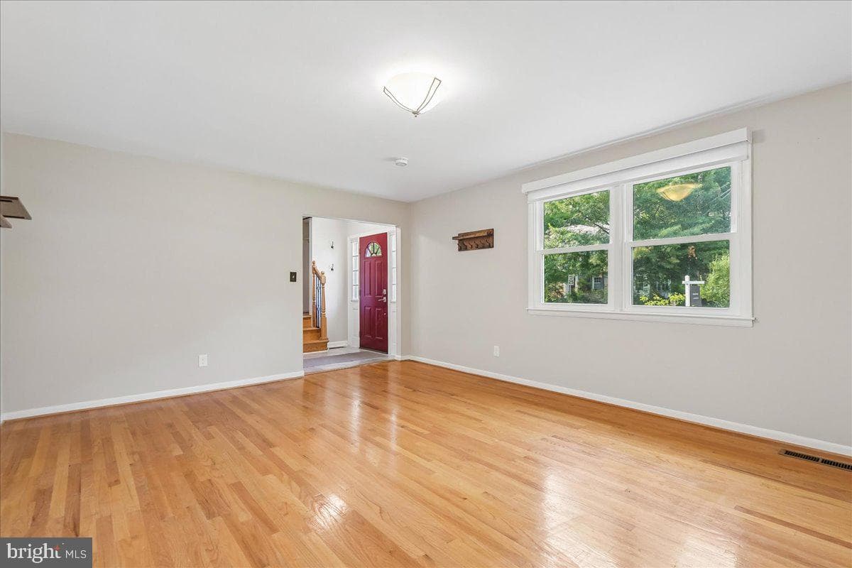 535 Dunkirk Road photo 6