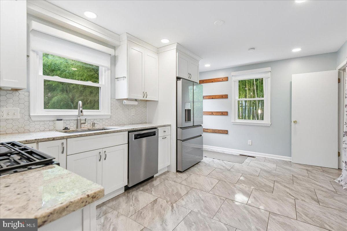 535 Dunkirk Road photo 9