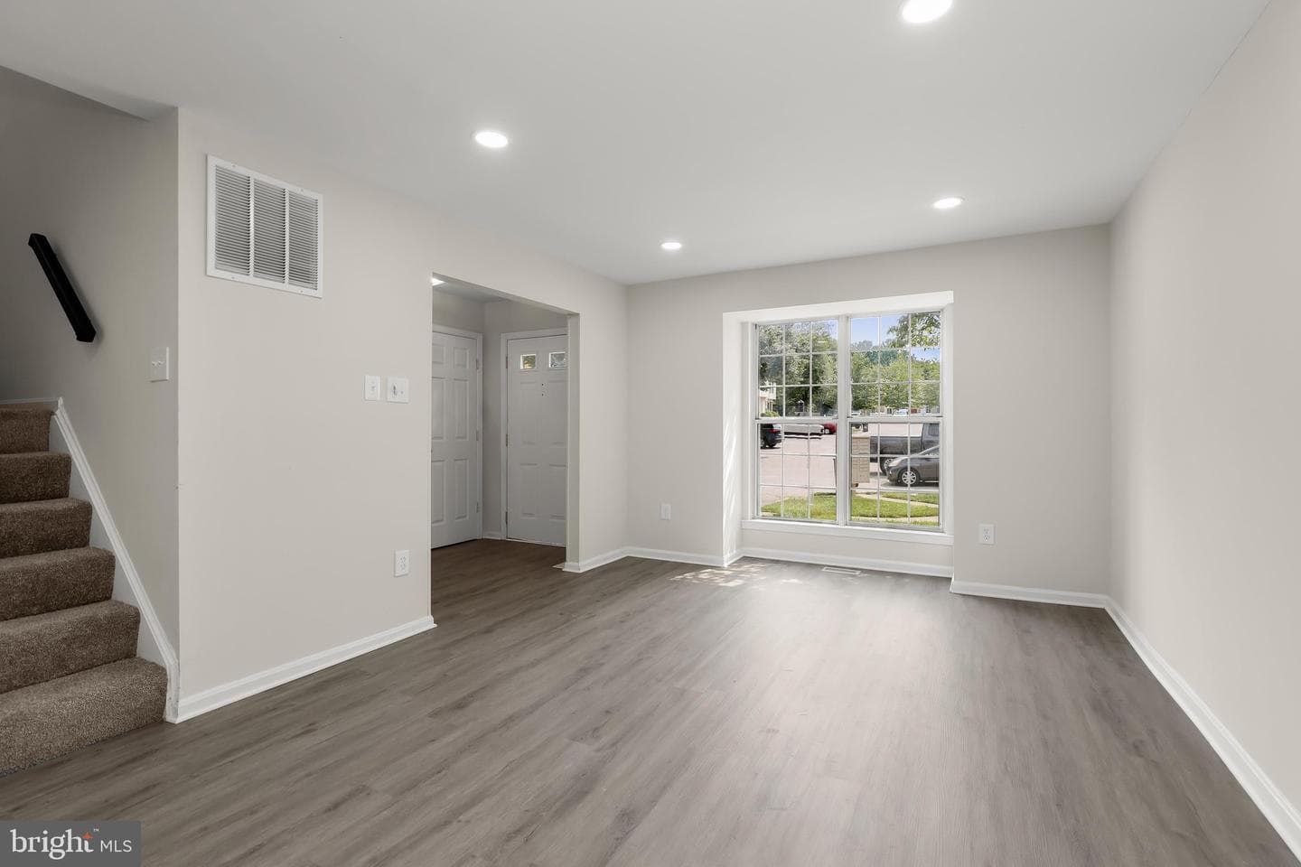 18 Hiddencreek Court photo 11