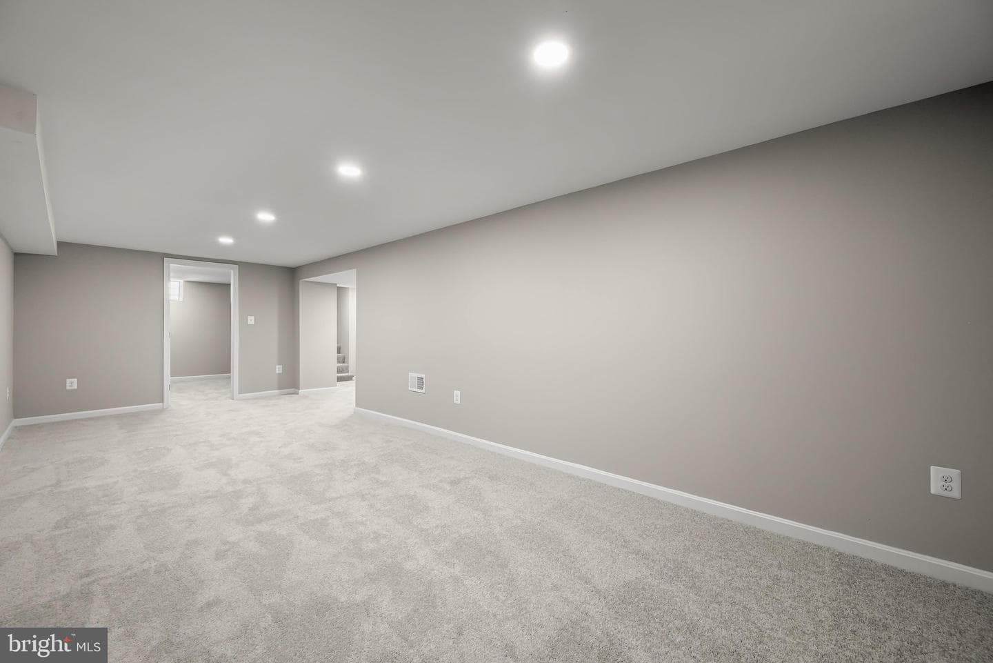 6035 Moorehead Road photo 31
