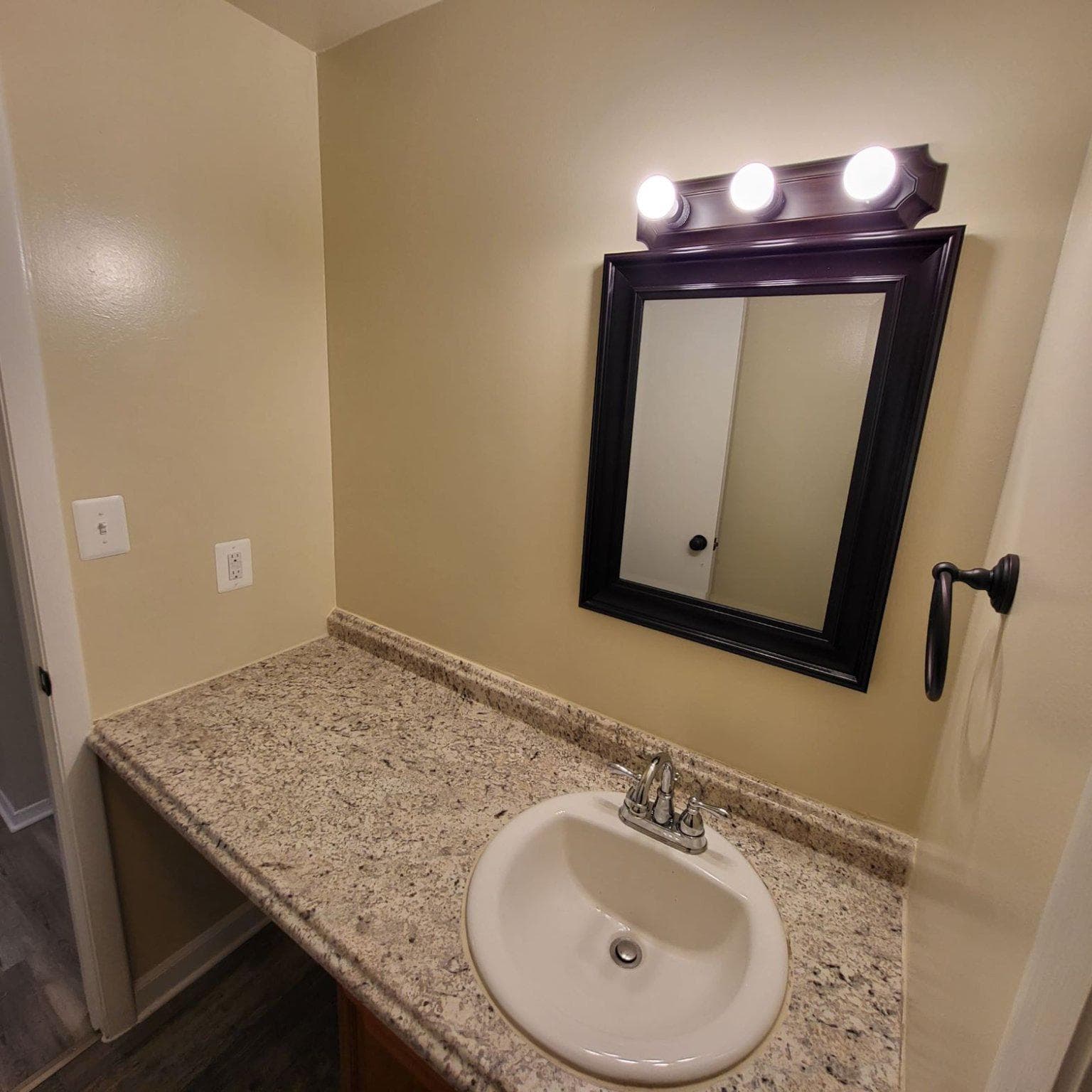 8 Perryfalls Place photo 11