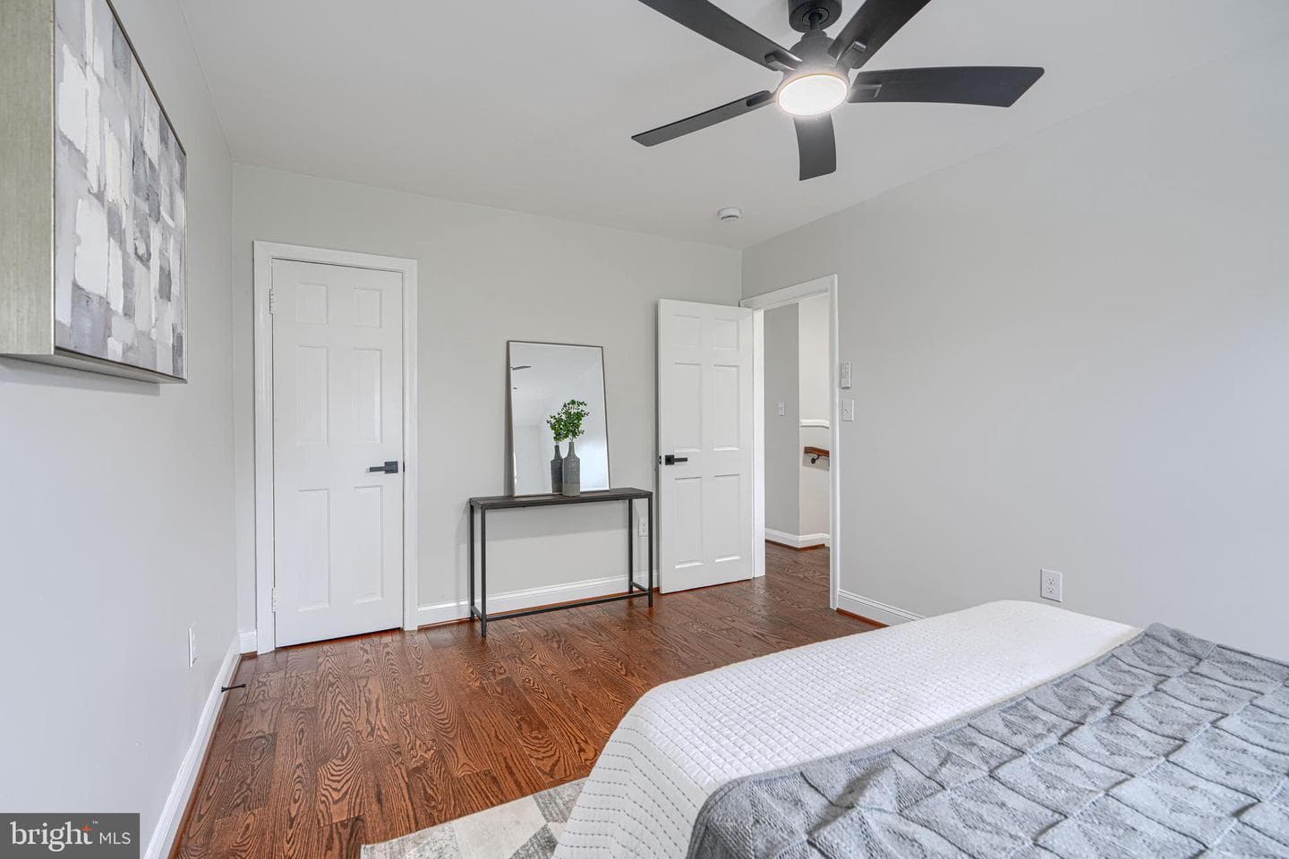 260 Ridge Avenue photo 18