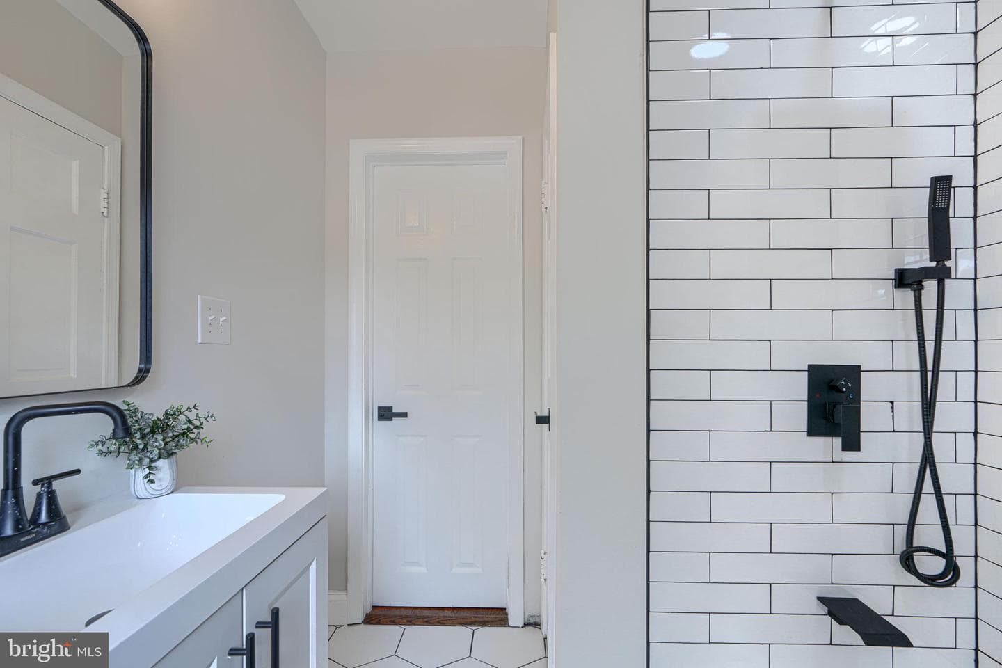 260 Ridge Avenue photo 23