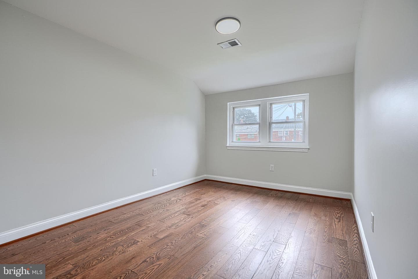 260 Ridge Avenue photo 24