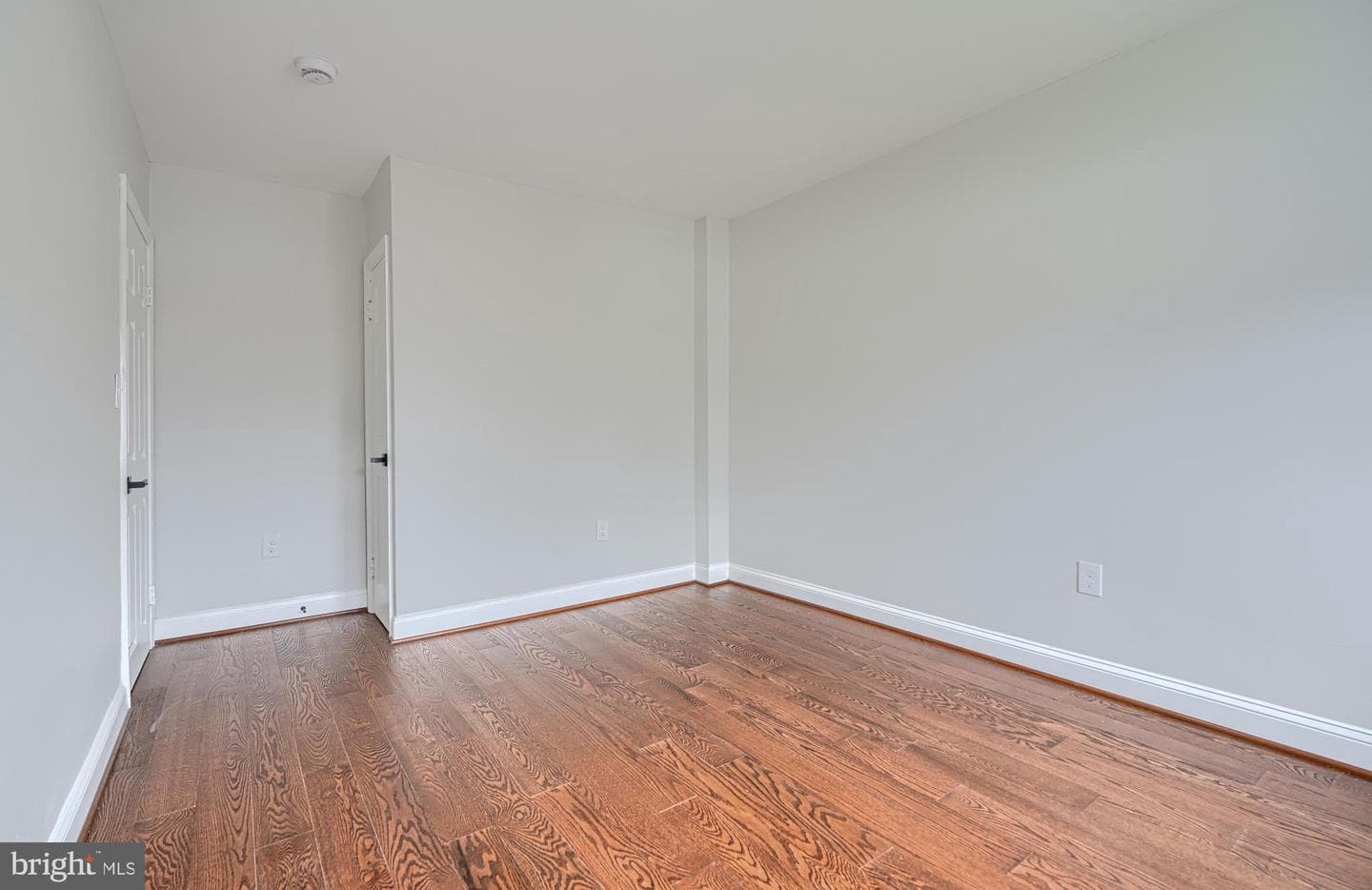 260 Ridge Avenue photo 25
