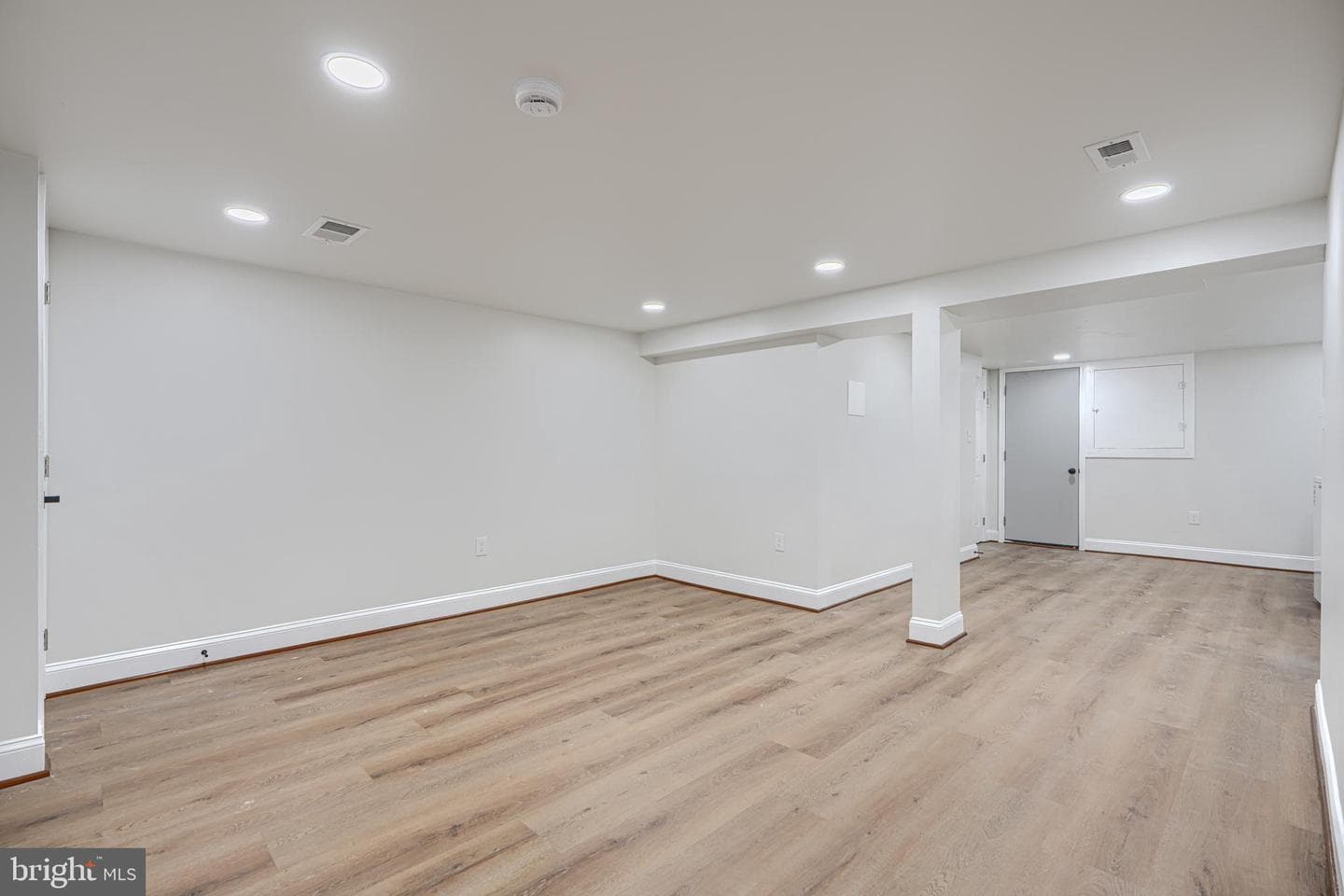 260 Ridge Avenue photo 30