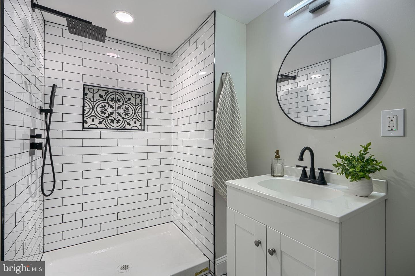 260 Ridge Avenue photo 33