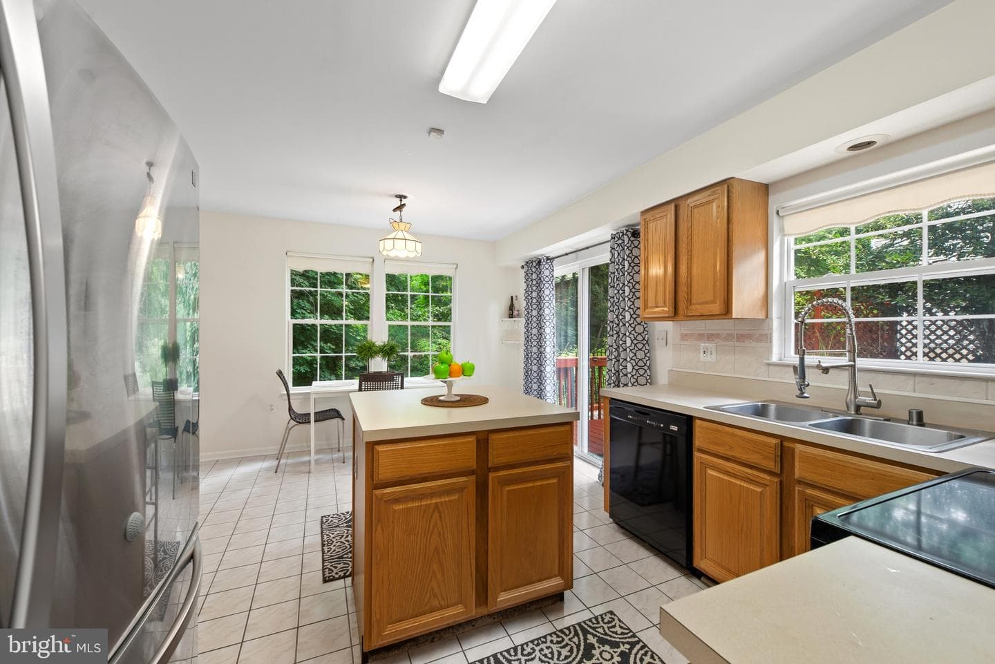 1 Overhill Road photo 12