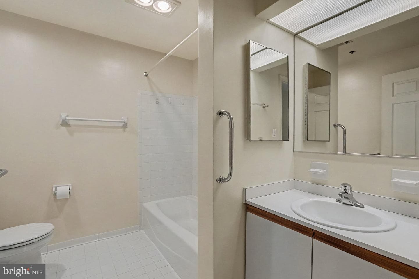 1 Southerly Court #502 photo 24