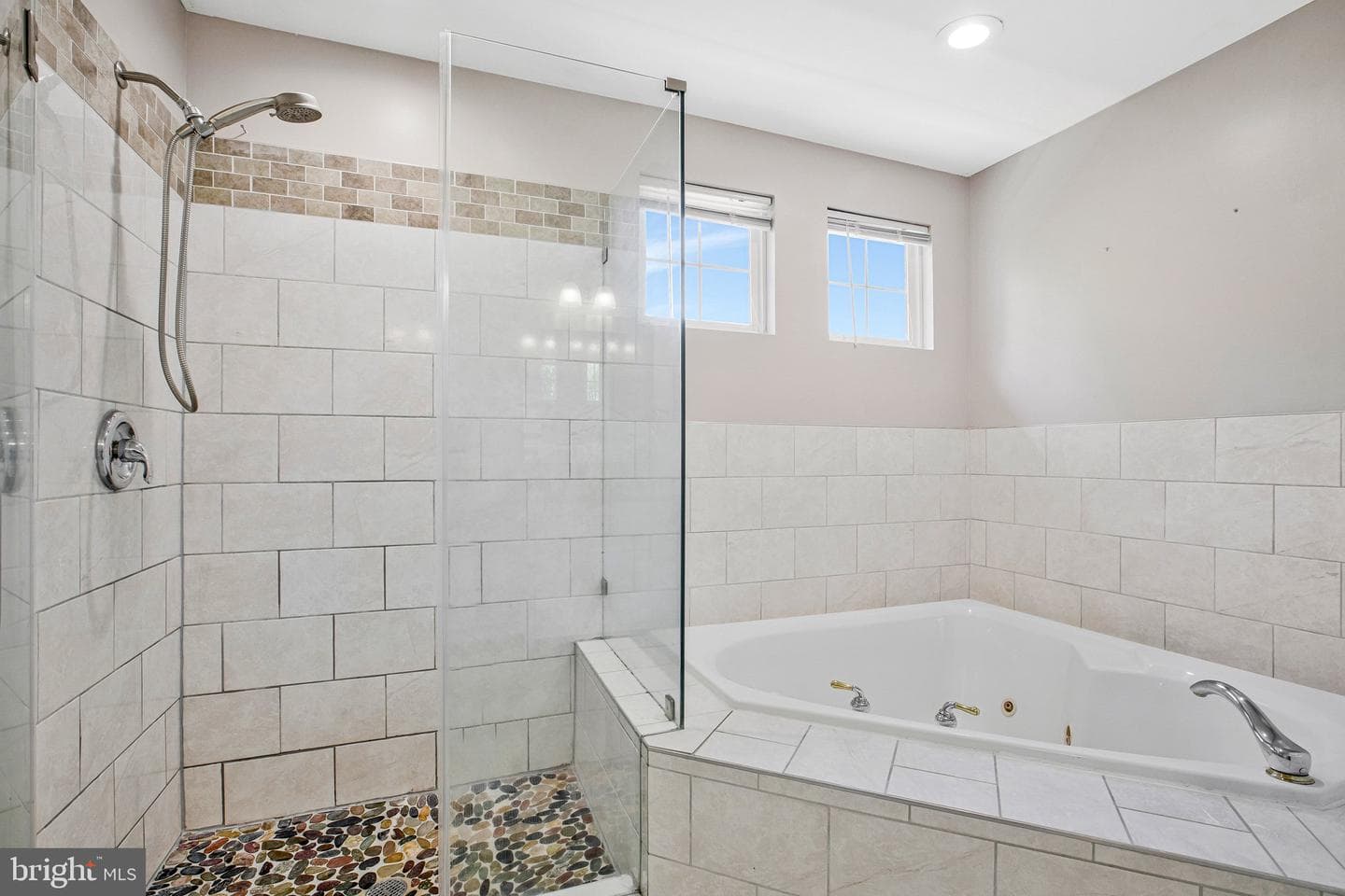 13215 Falls Road photo 16