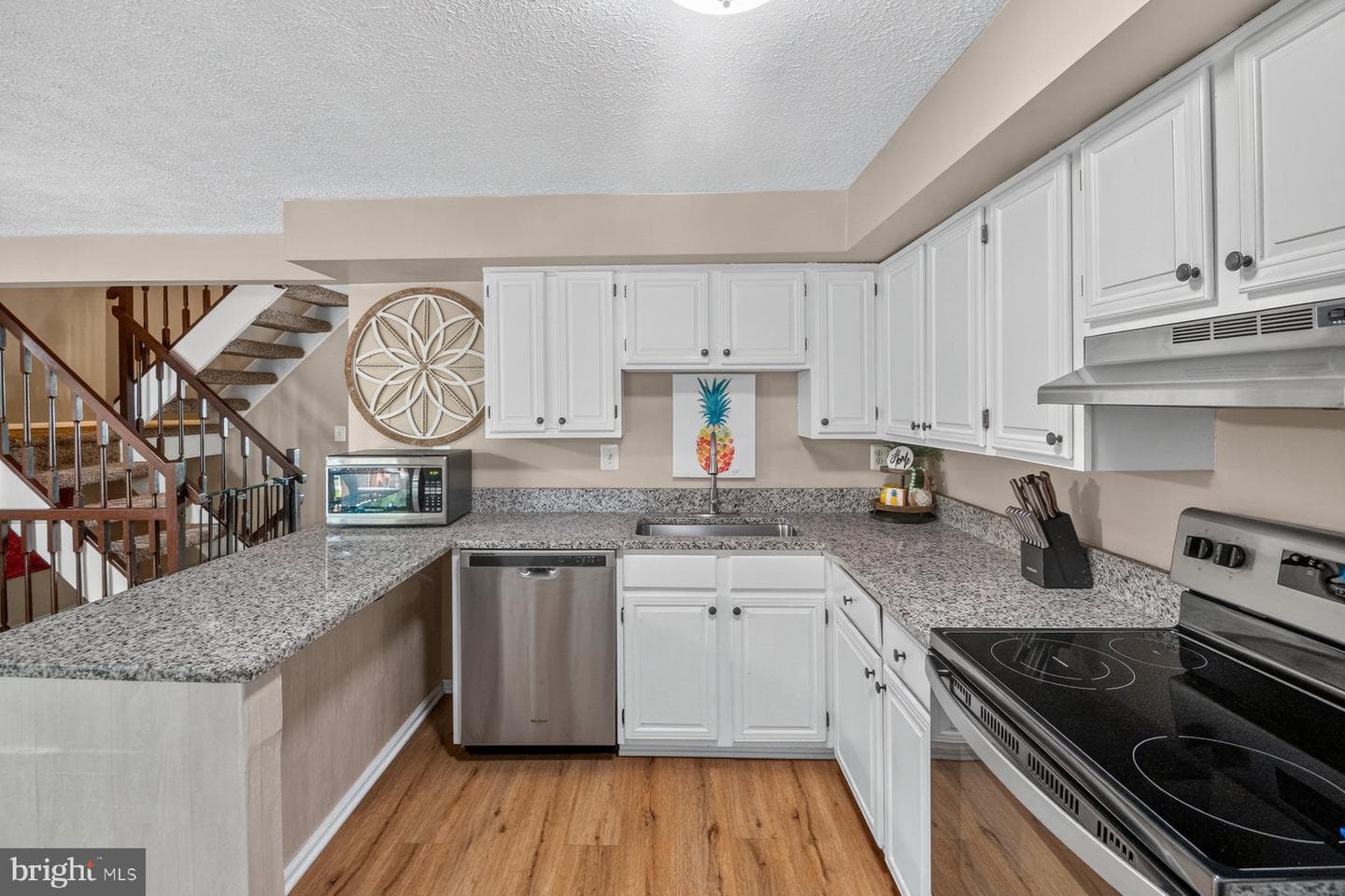 4932 Berryhill Circle photo 9