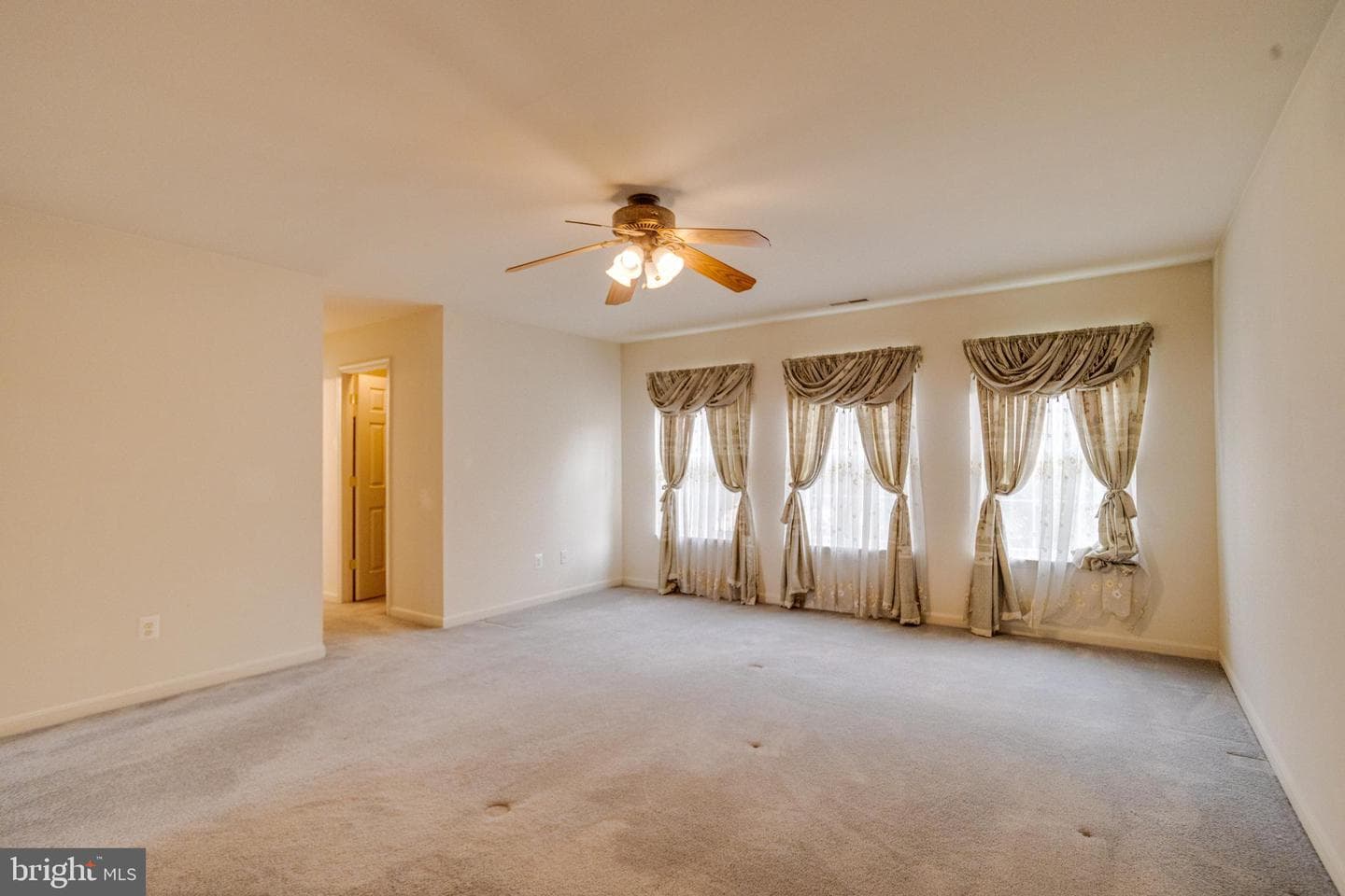 221 Seamaster Road photo 36