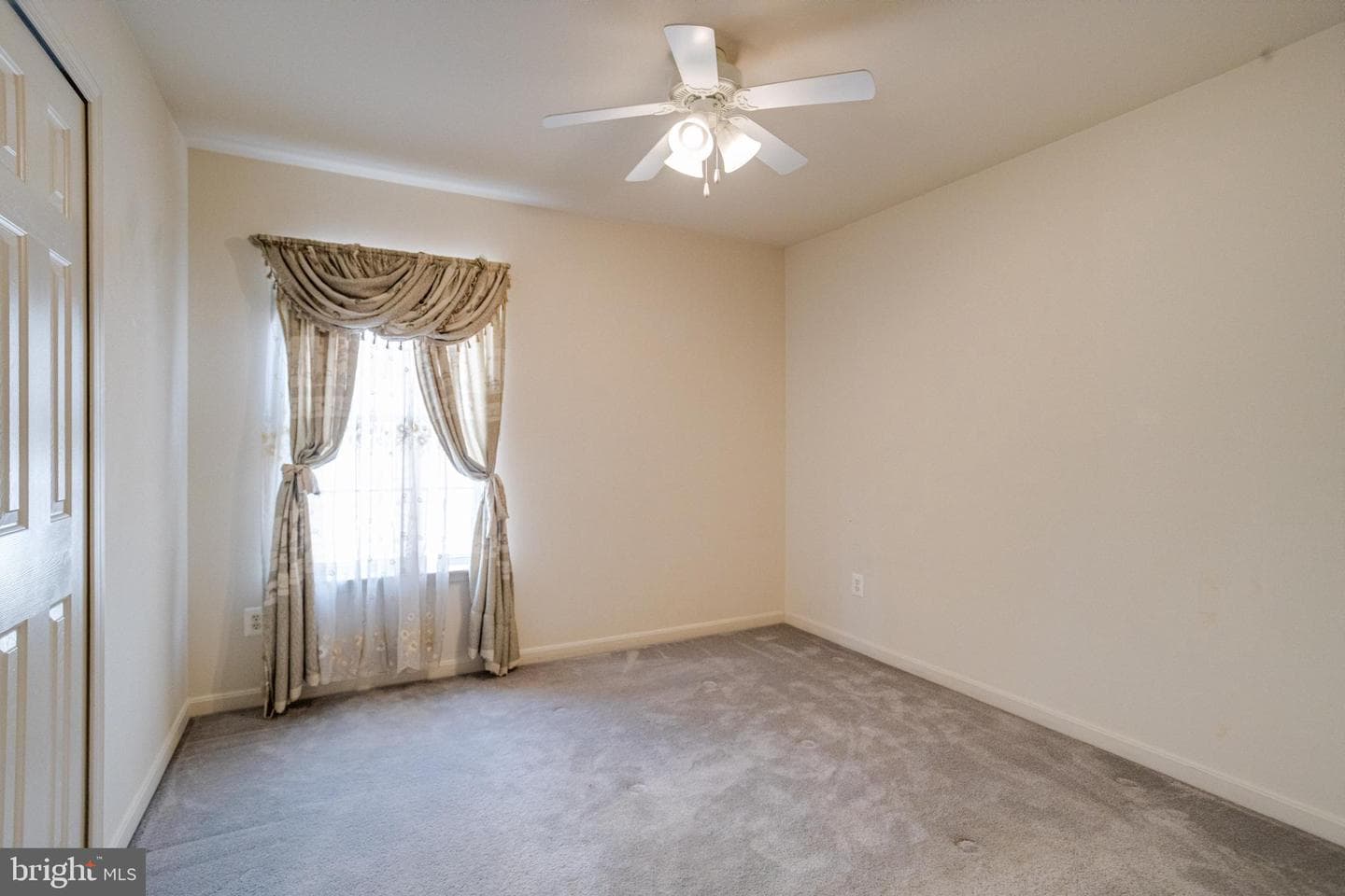 221 Seamaster Road photo 46