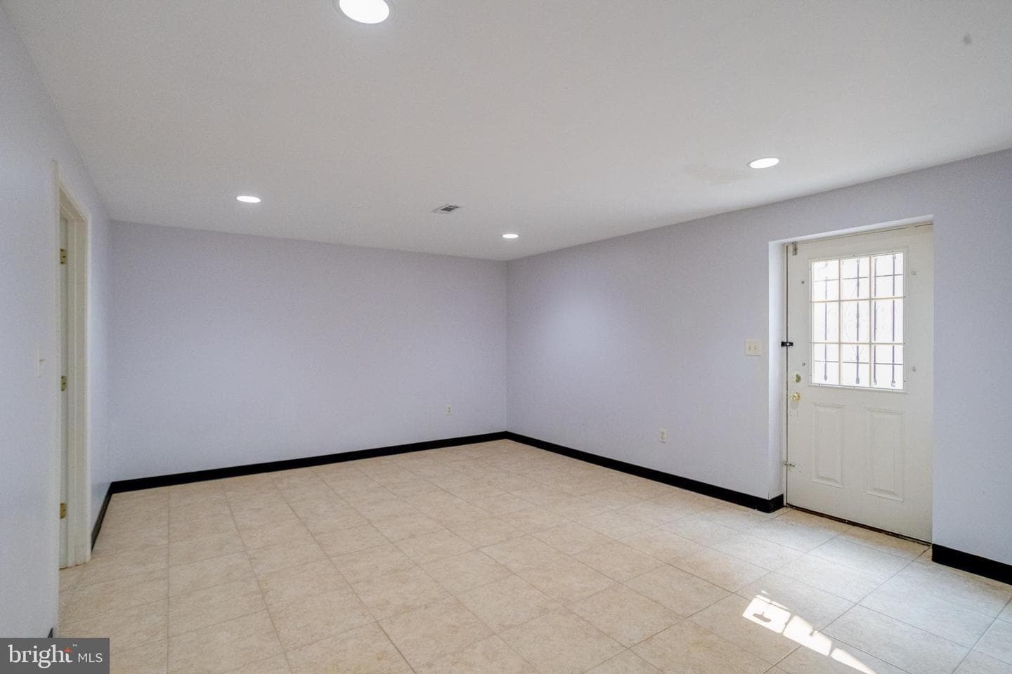 221 Seamaster Road photo 55