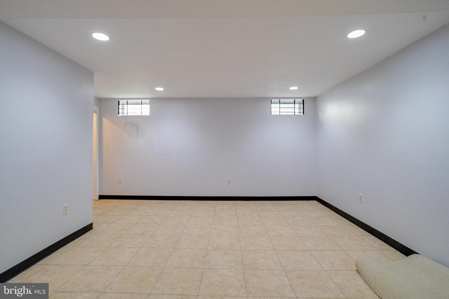221 Seamaster Road photo 60