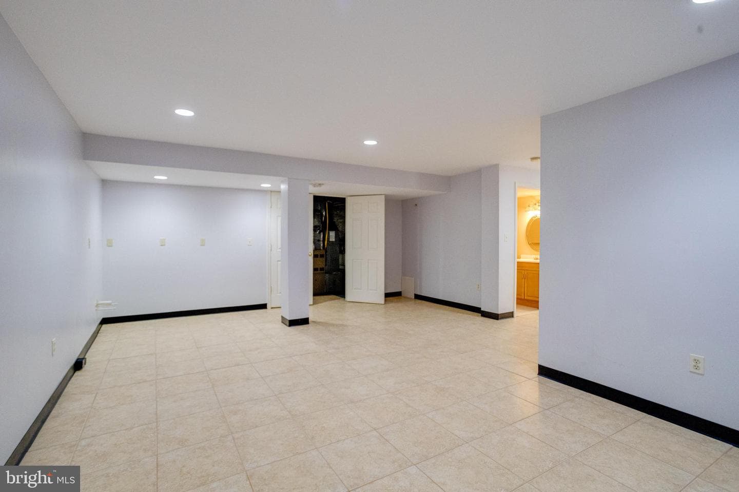 221 Seamaster Road photo 62