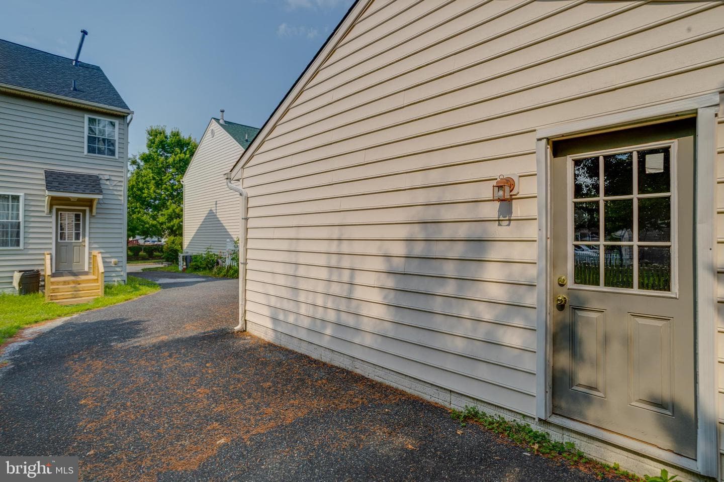 221 Seamaster Road photo 69