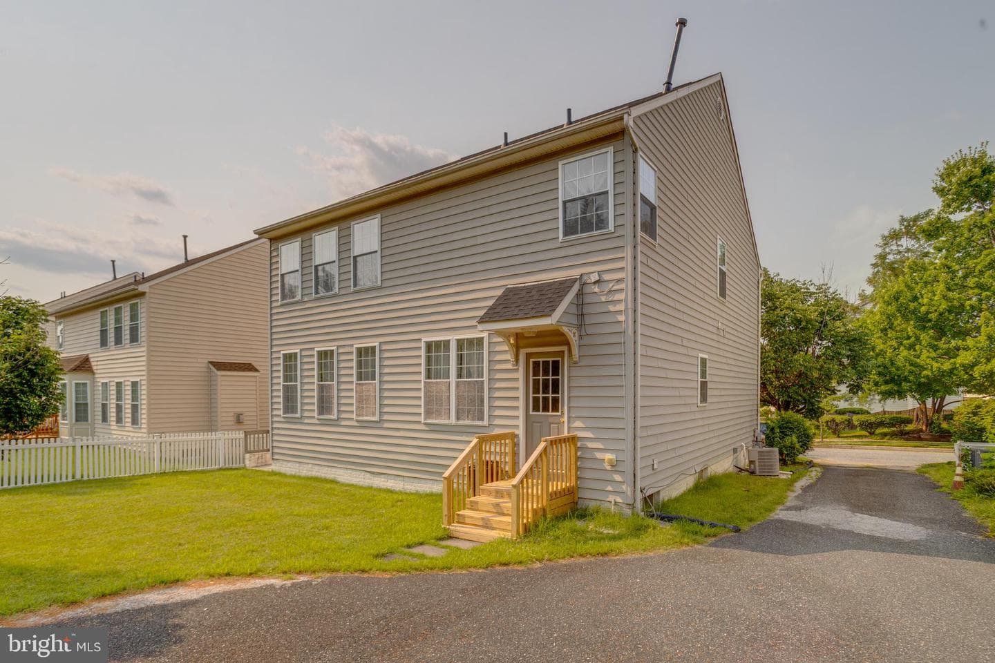 221 Seamaster Road photo 70