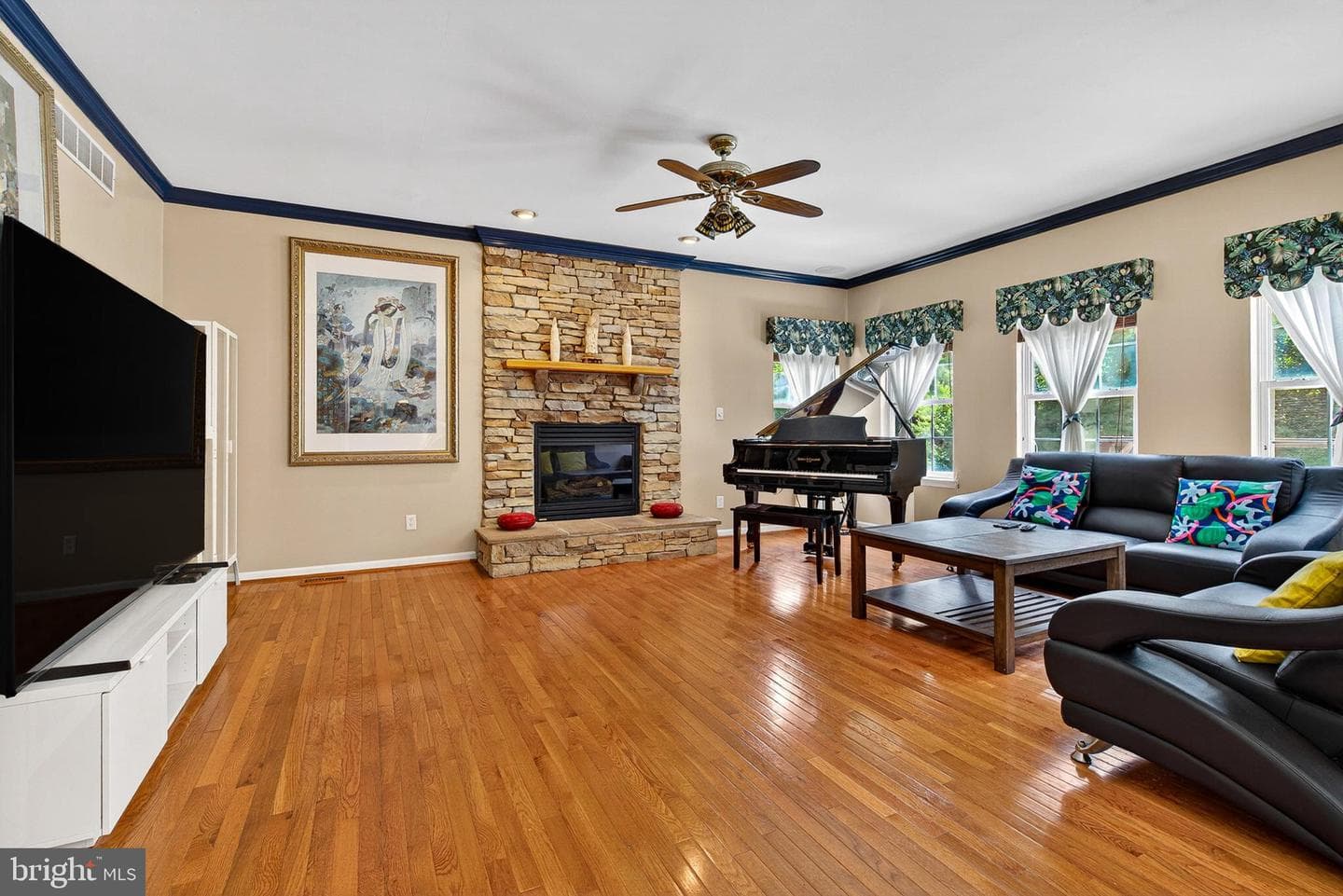 5076 Springhouse Circle photo 10