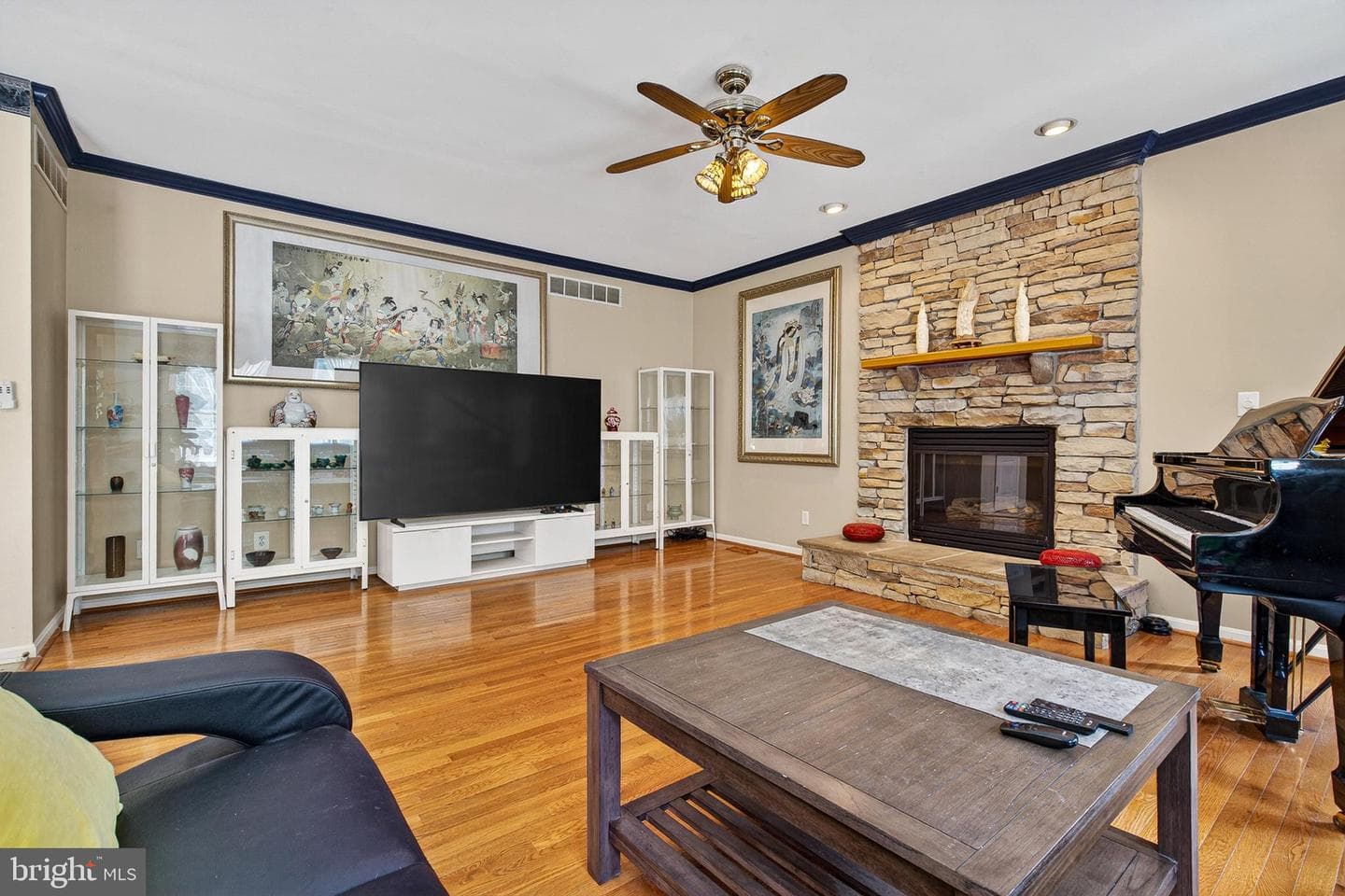 5076 Springhouse Circle photo 12