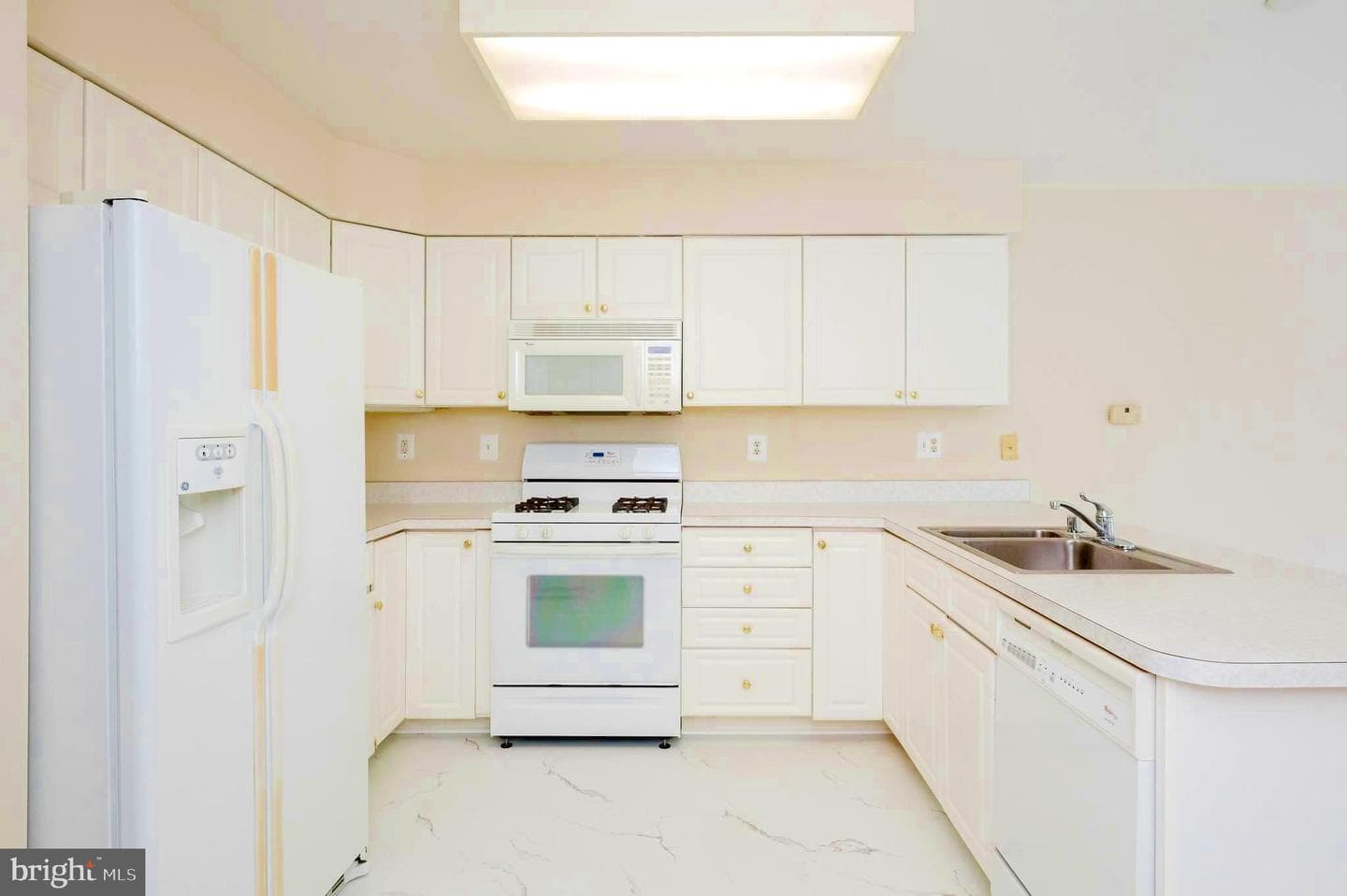 620 Straffan Drive #302 photo 11