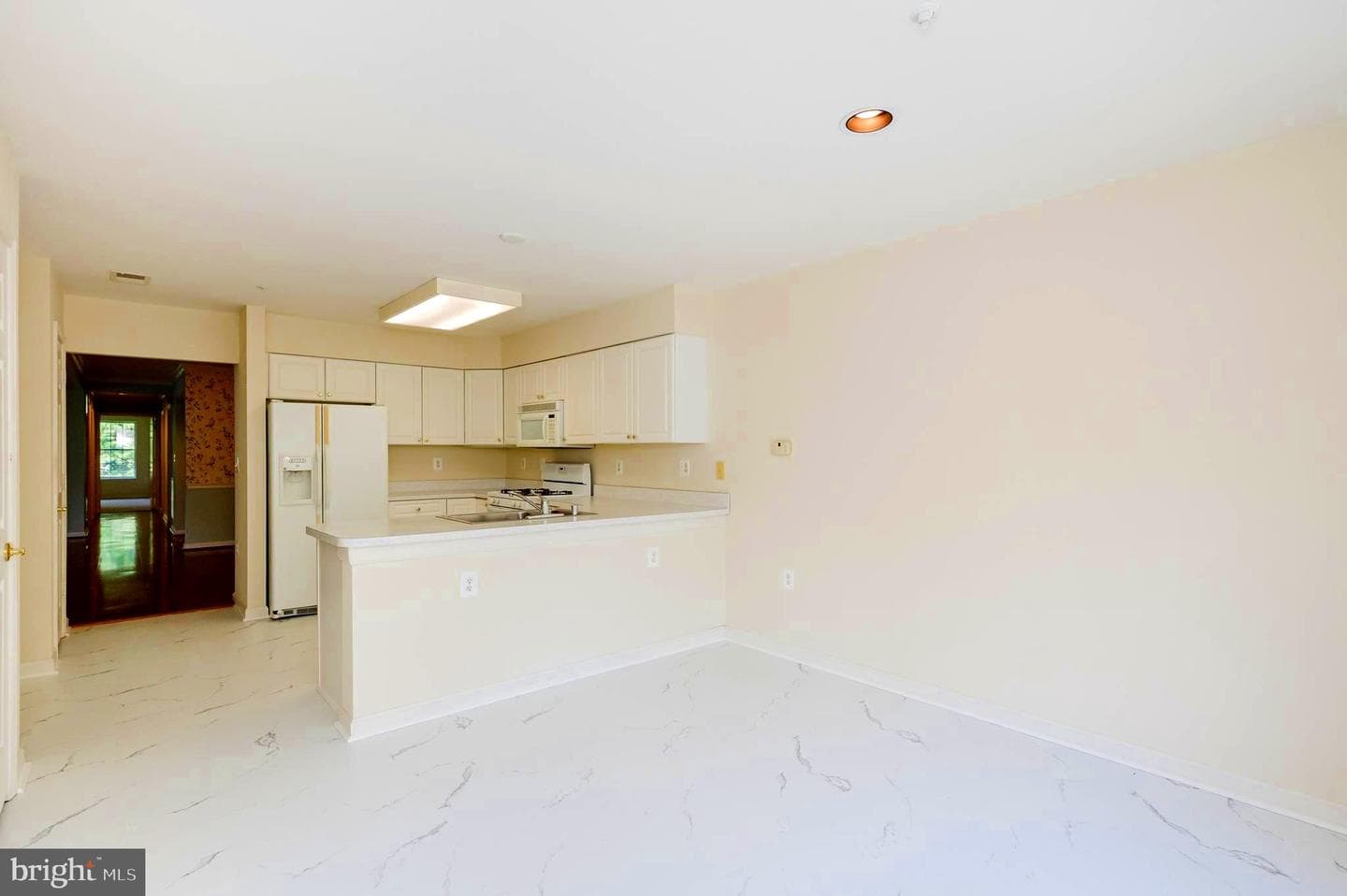 620 Straffan Drive #302 photo 13