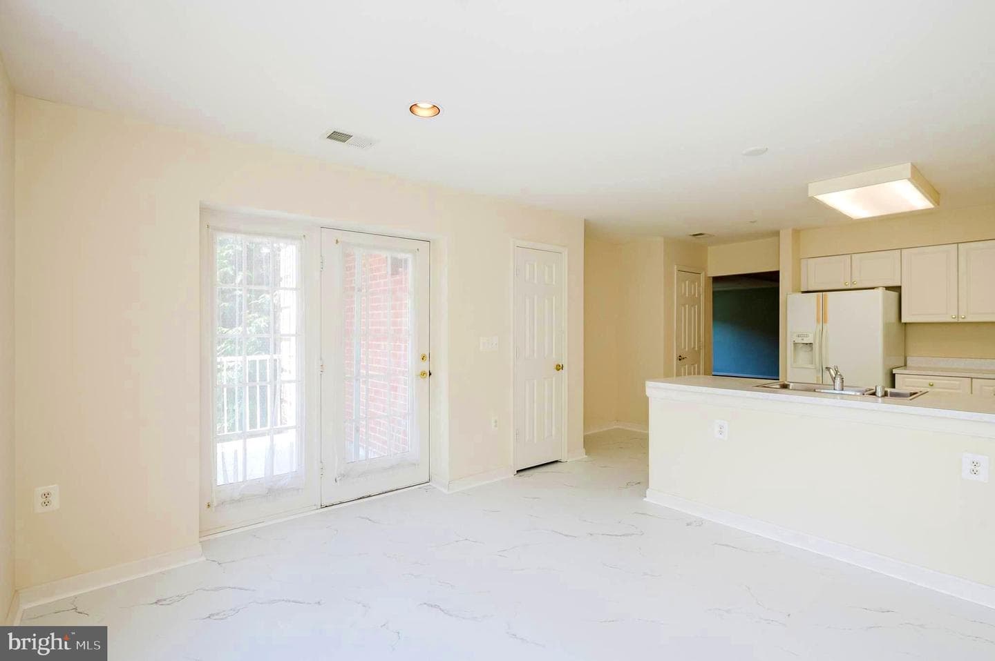 620 Straffan Drive #302 photo 16
