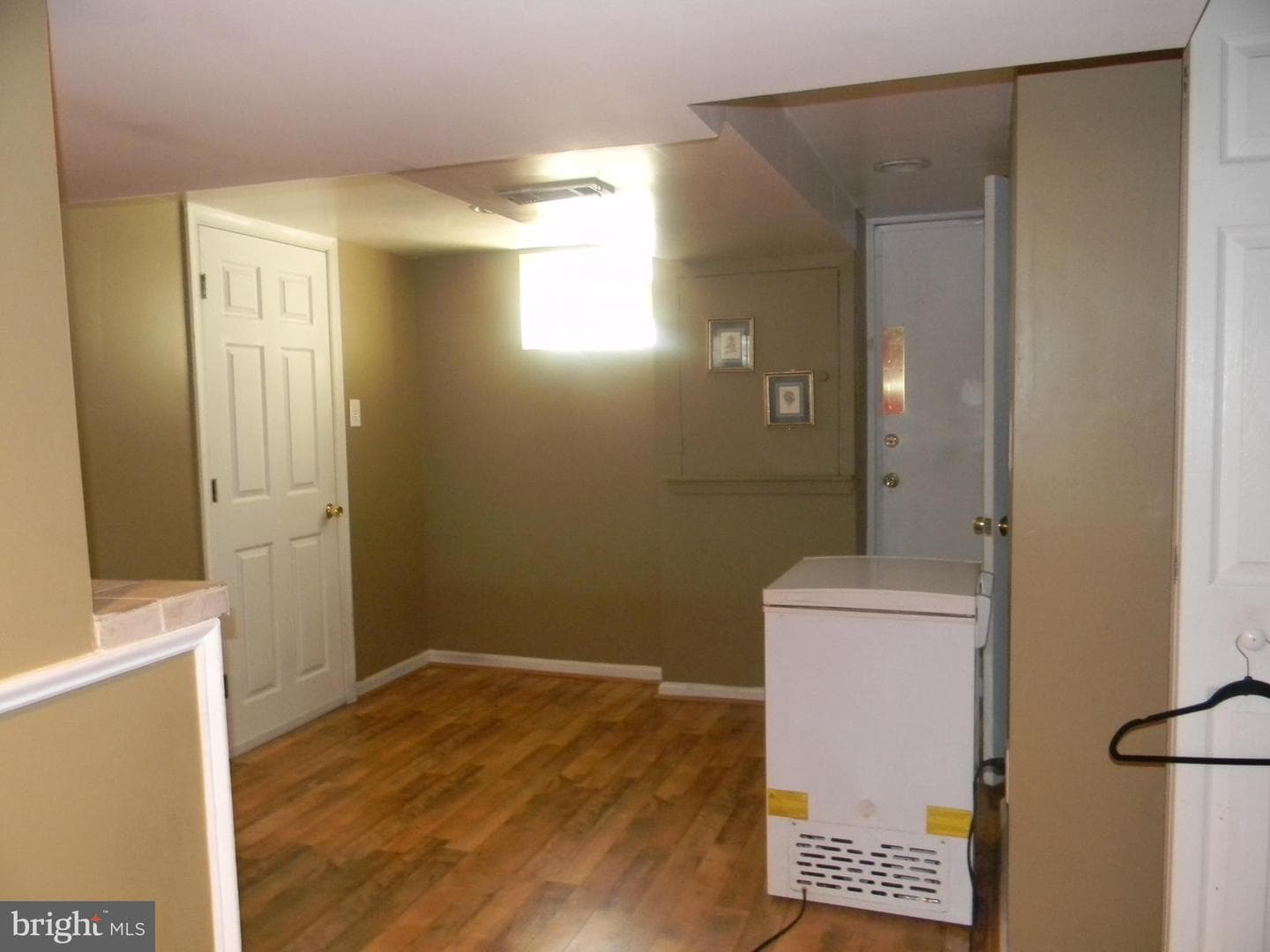 713 Eastshire Drive photo 8