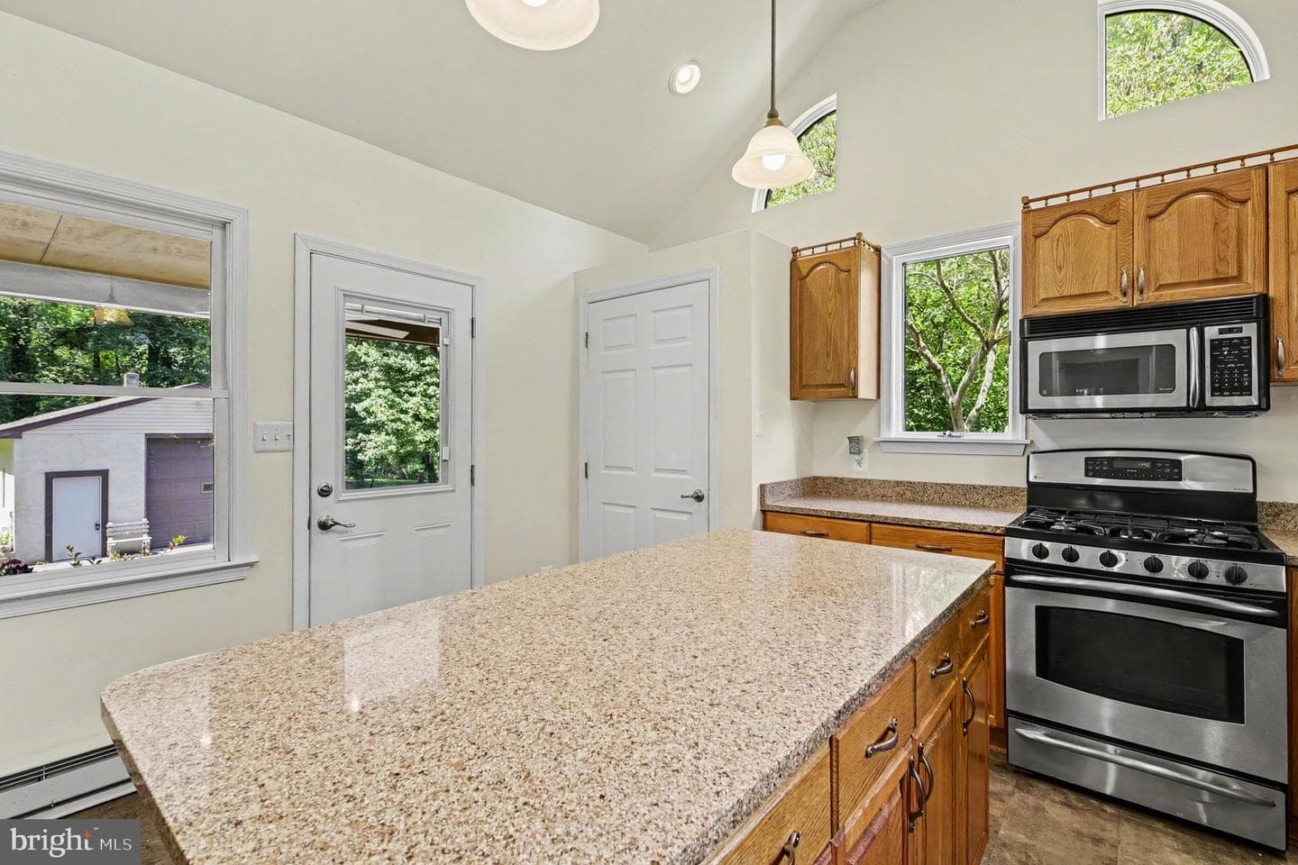 7627 Chapman Road photo 7